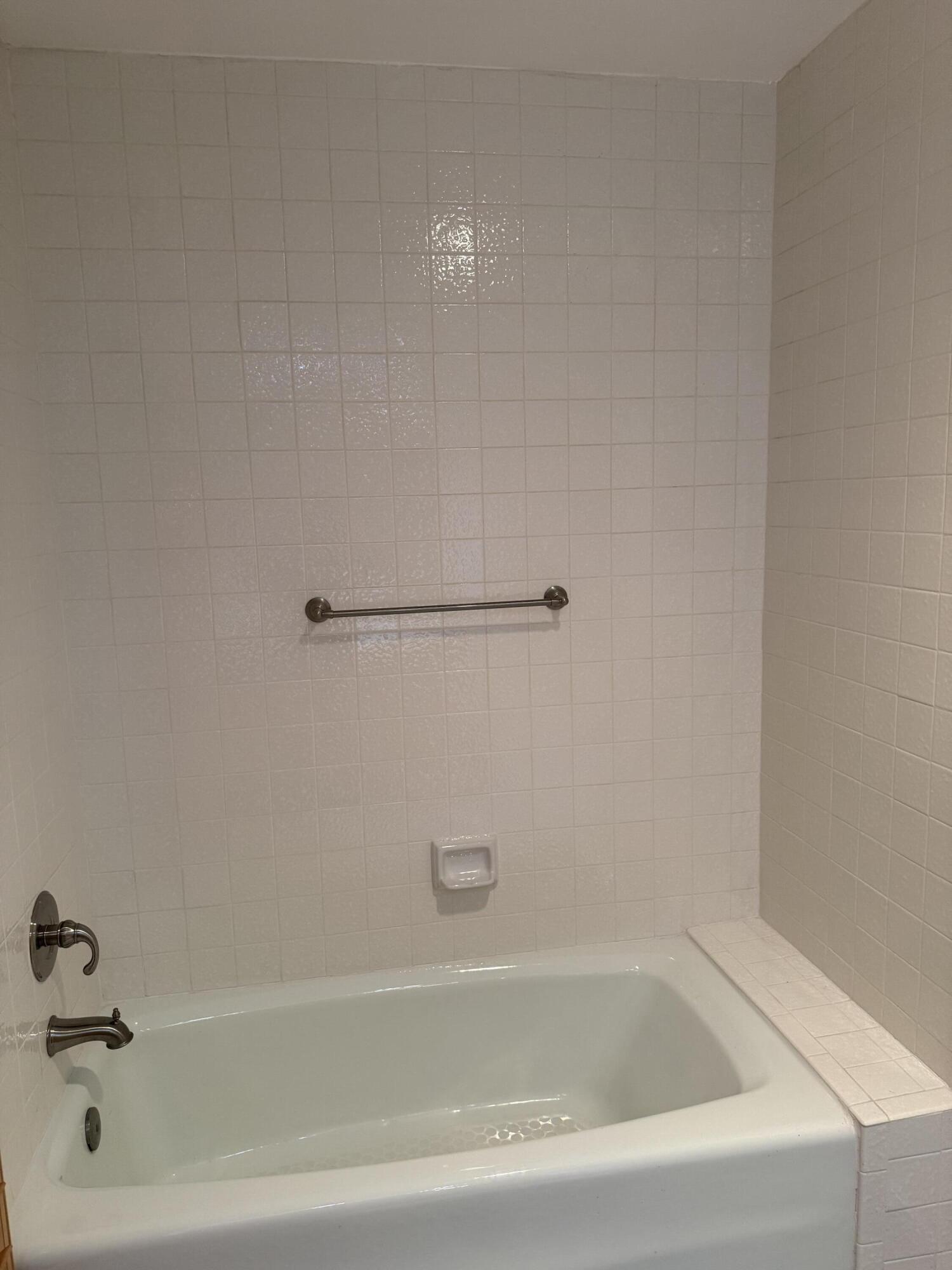 1833 S Araby DR Unit: 32