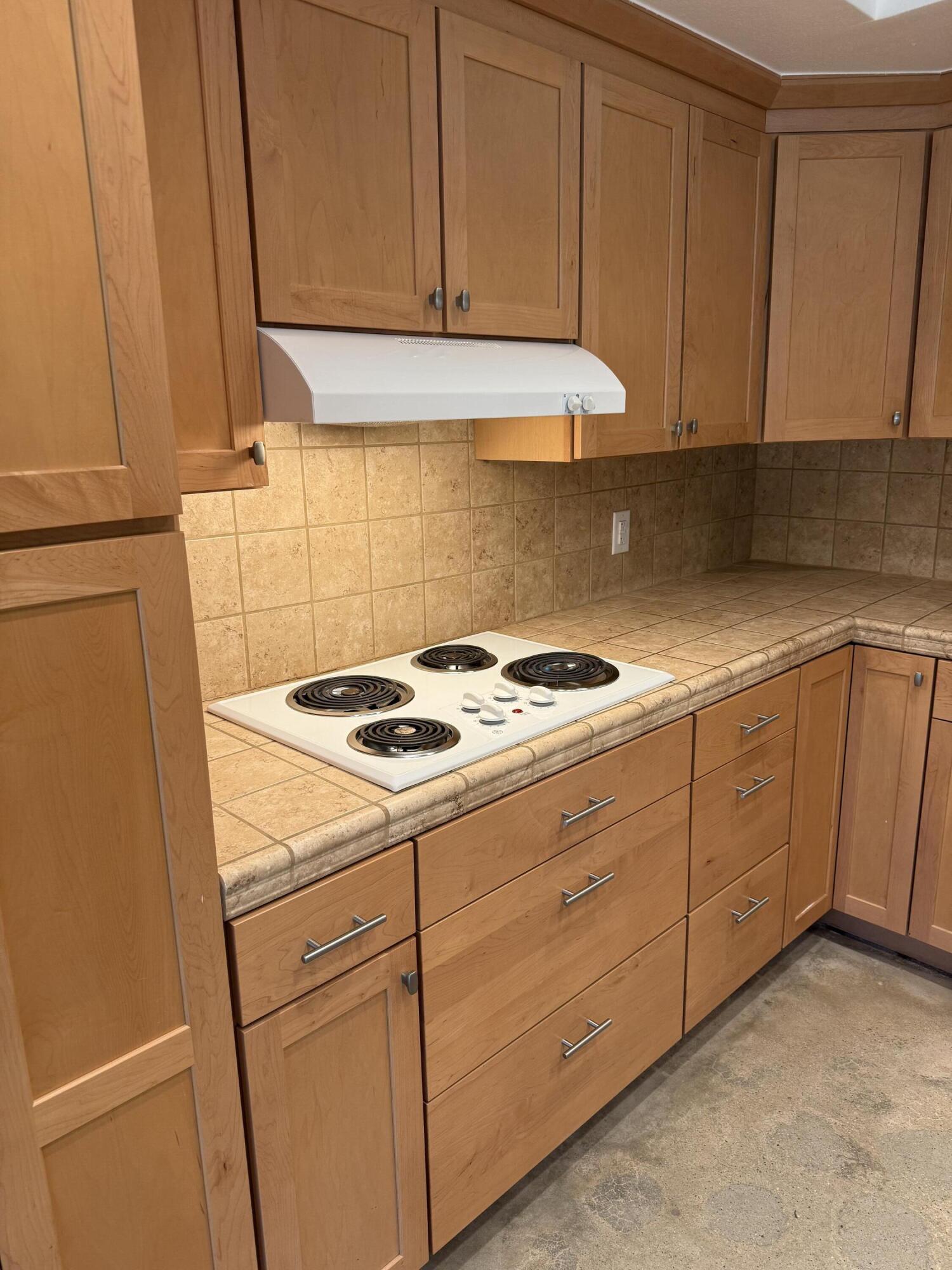 1833 S Araby DR Unit: 32