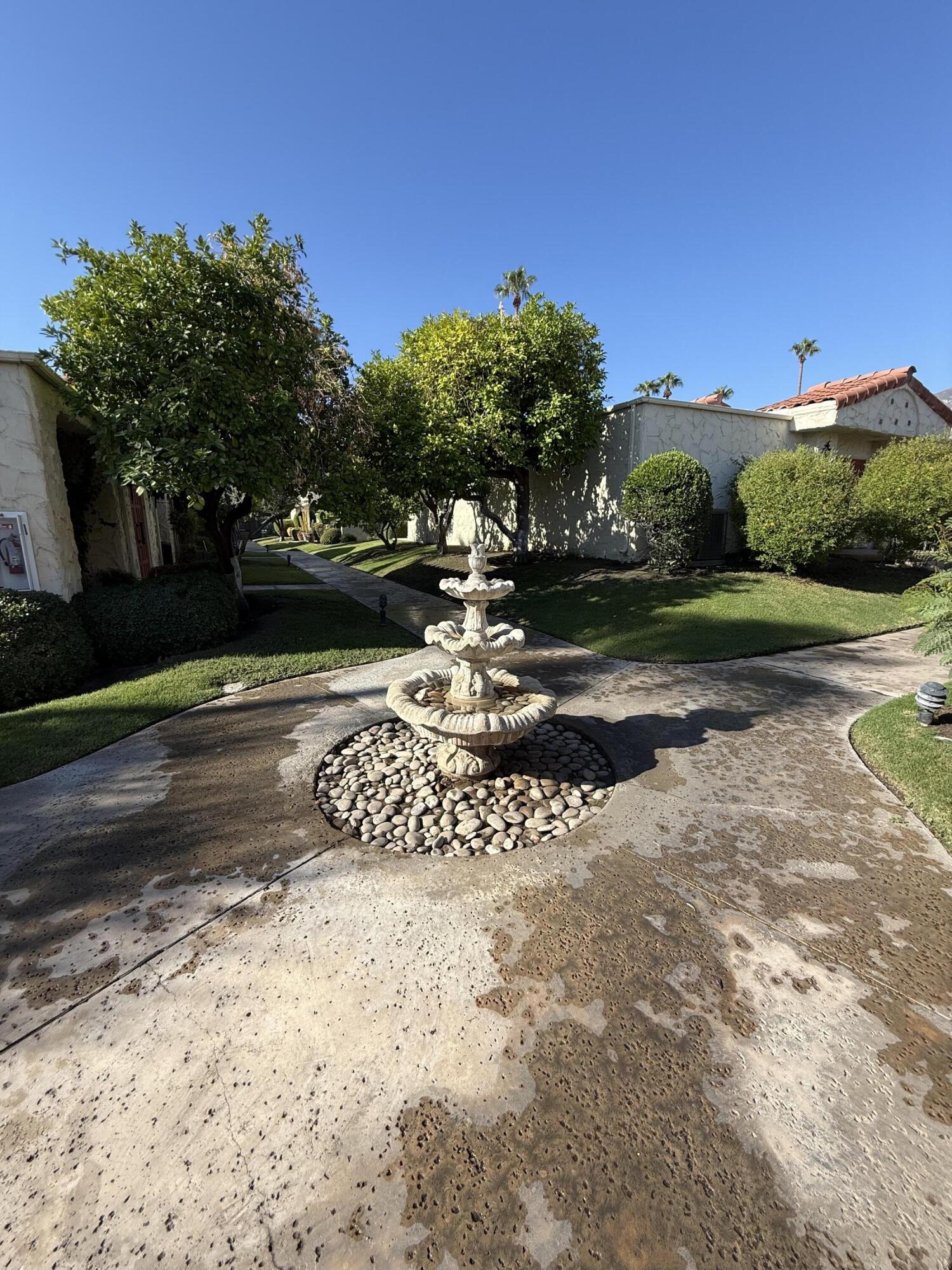 1833 S Araby DR Unit: 32