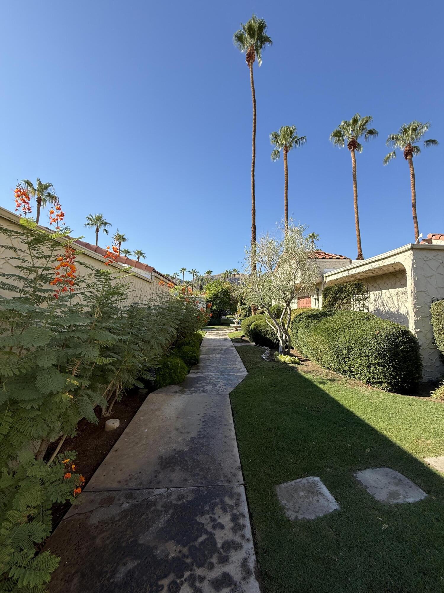 1833 S Araby DR Unit: 32