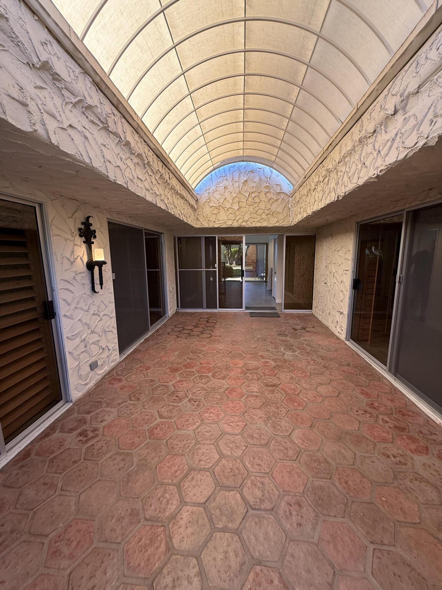 1833 S Araby DR Unit: 32