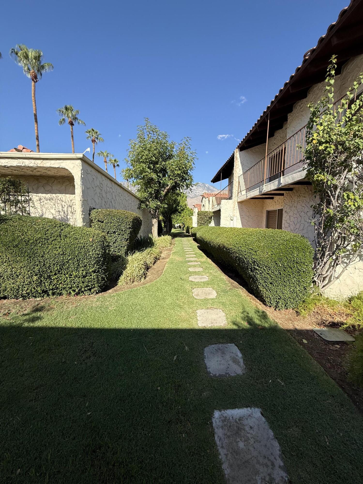 1833 S Araby DR Unit: 32