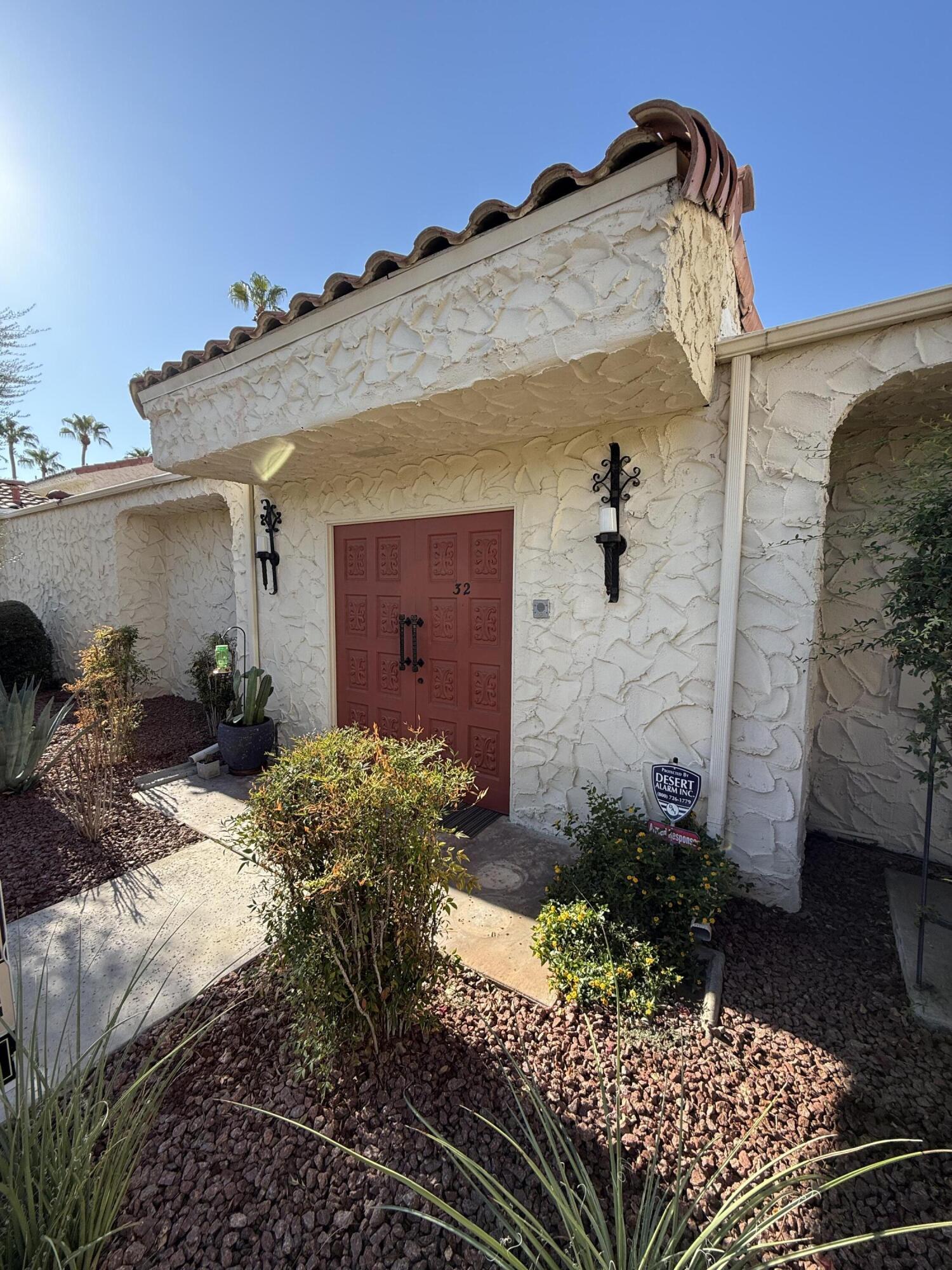 1833 S Araby DR Unit: 32