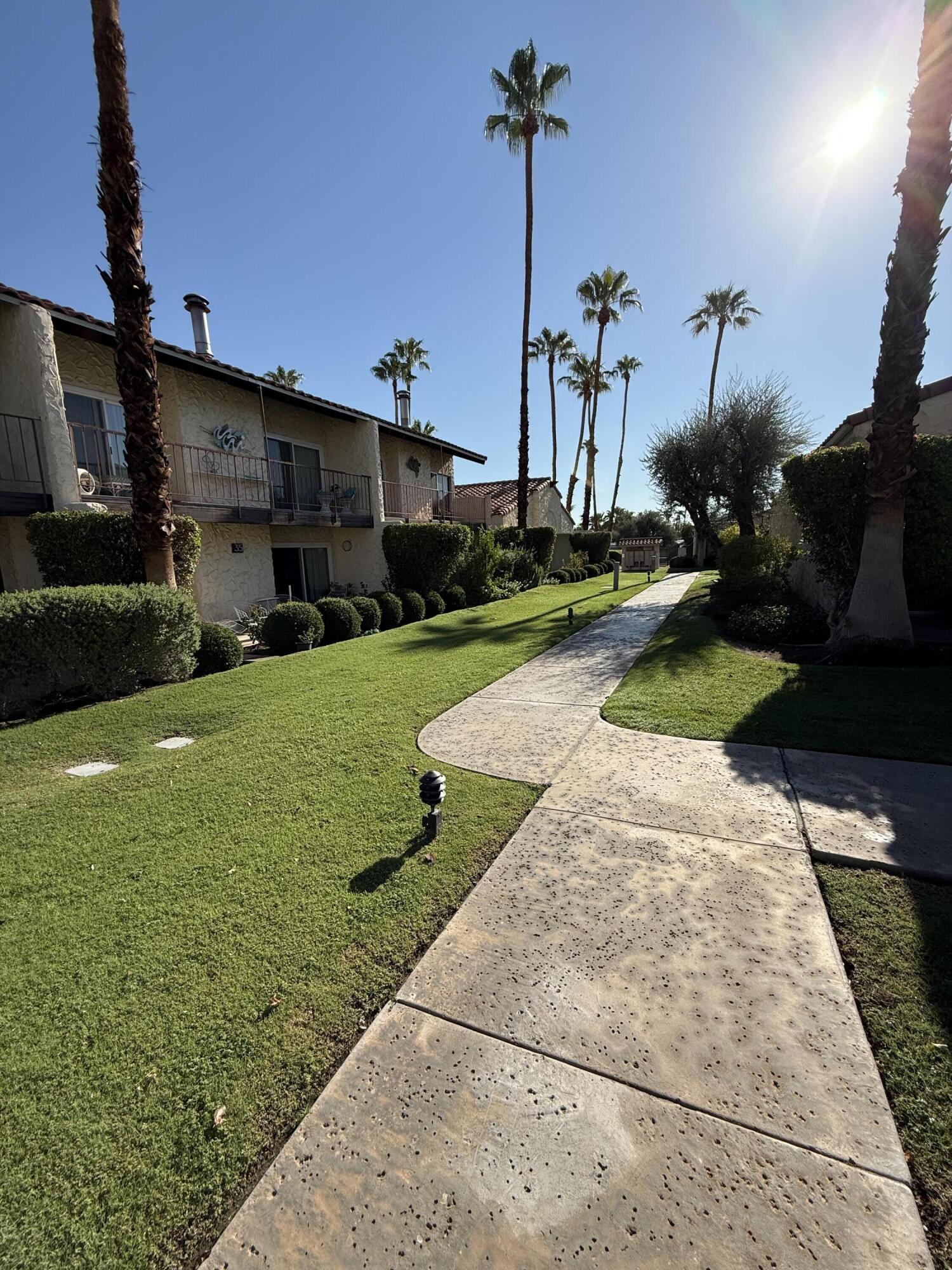 1833 S Araby DR Unit: 32