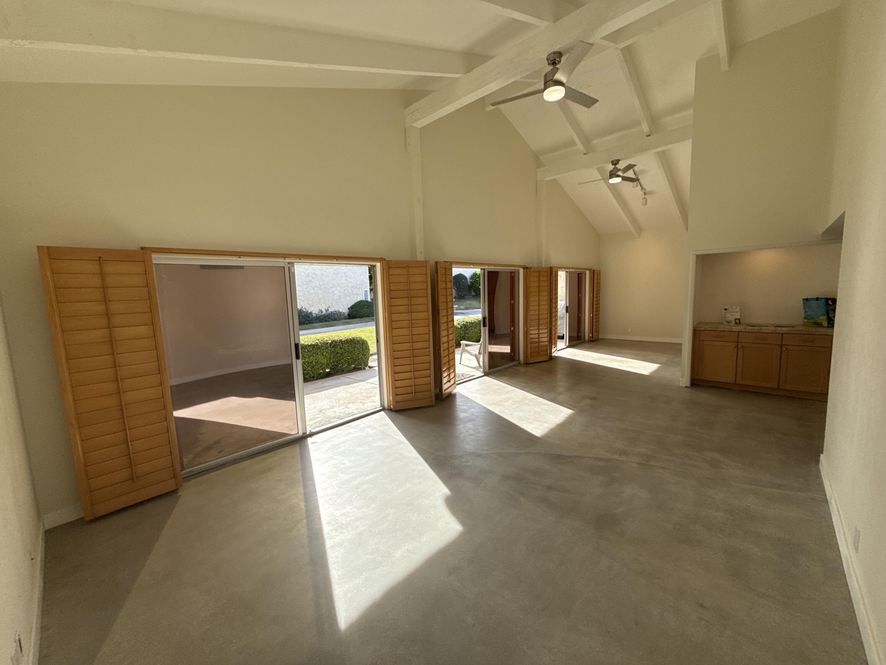 1833 S Araby DR Unit: 32