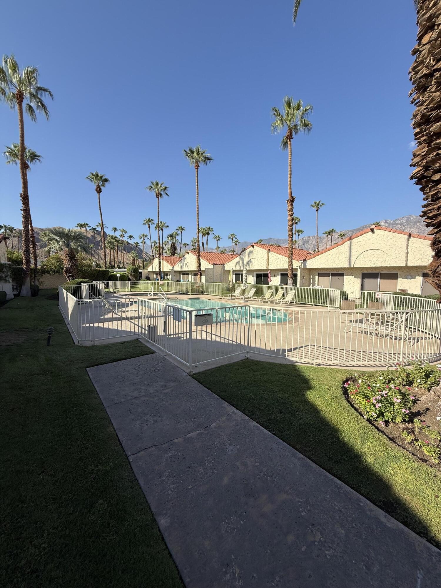 1833 S Araby DR Unit: 32