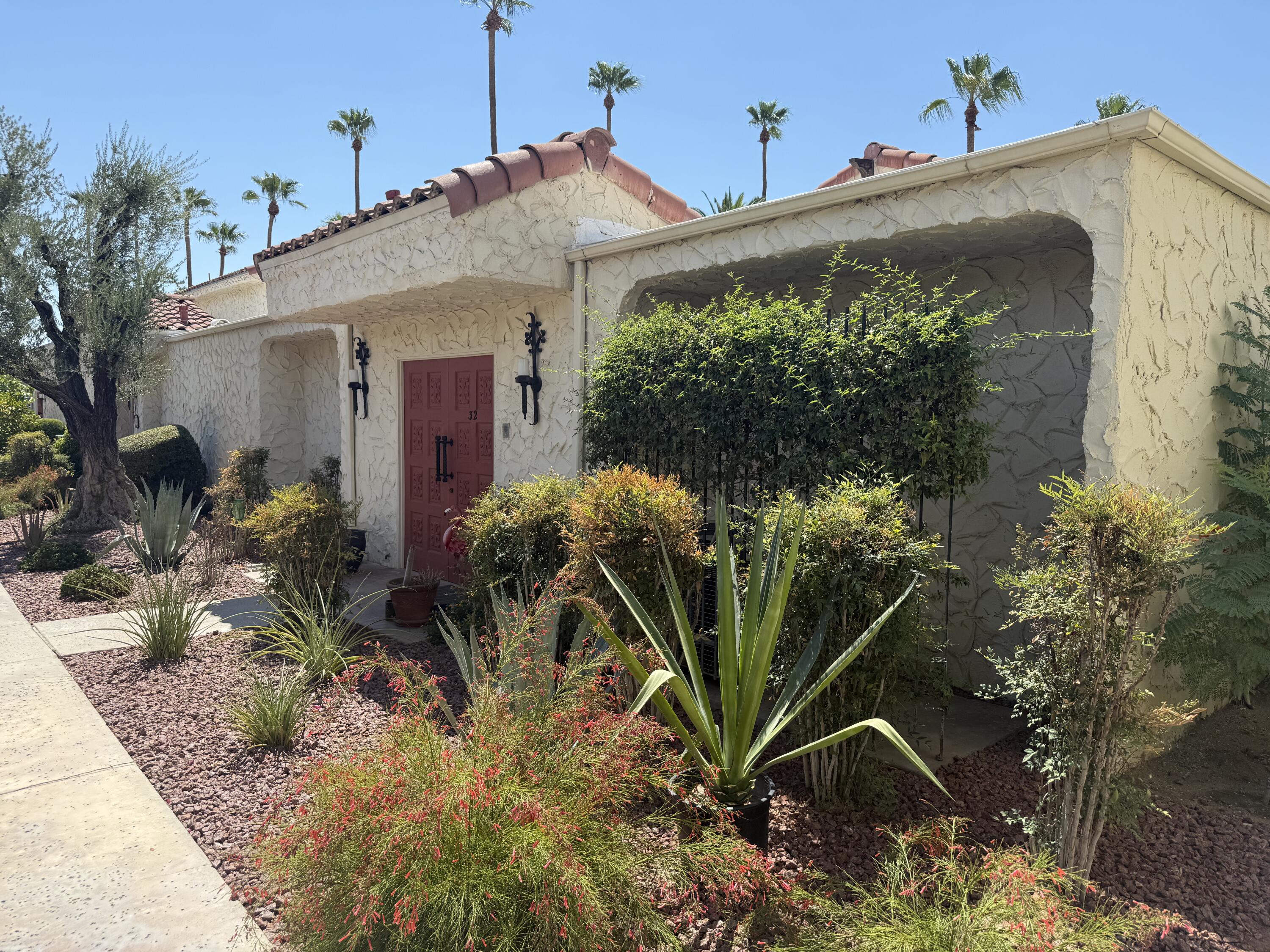 1833 S Araby DR Unit: 32