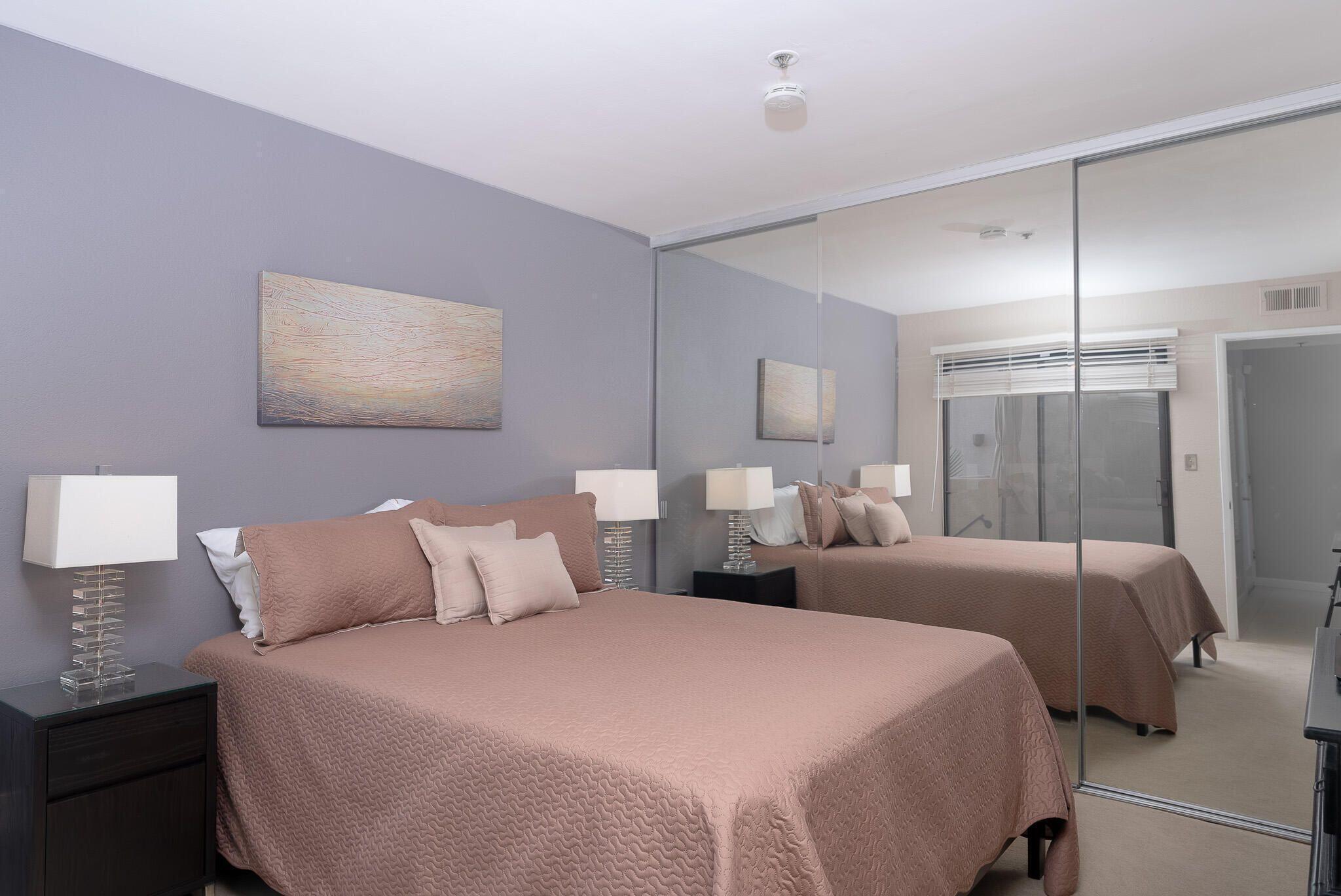 943 Village Square SQ