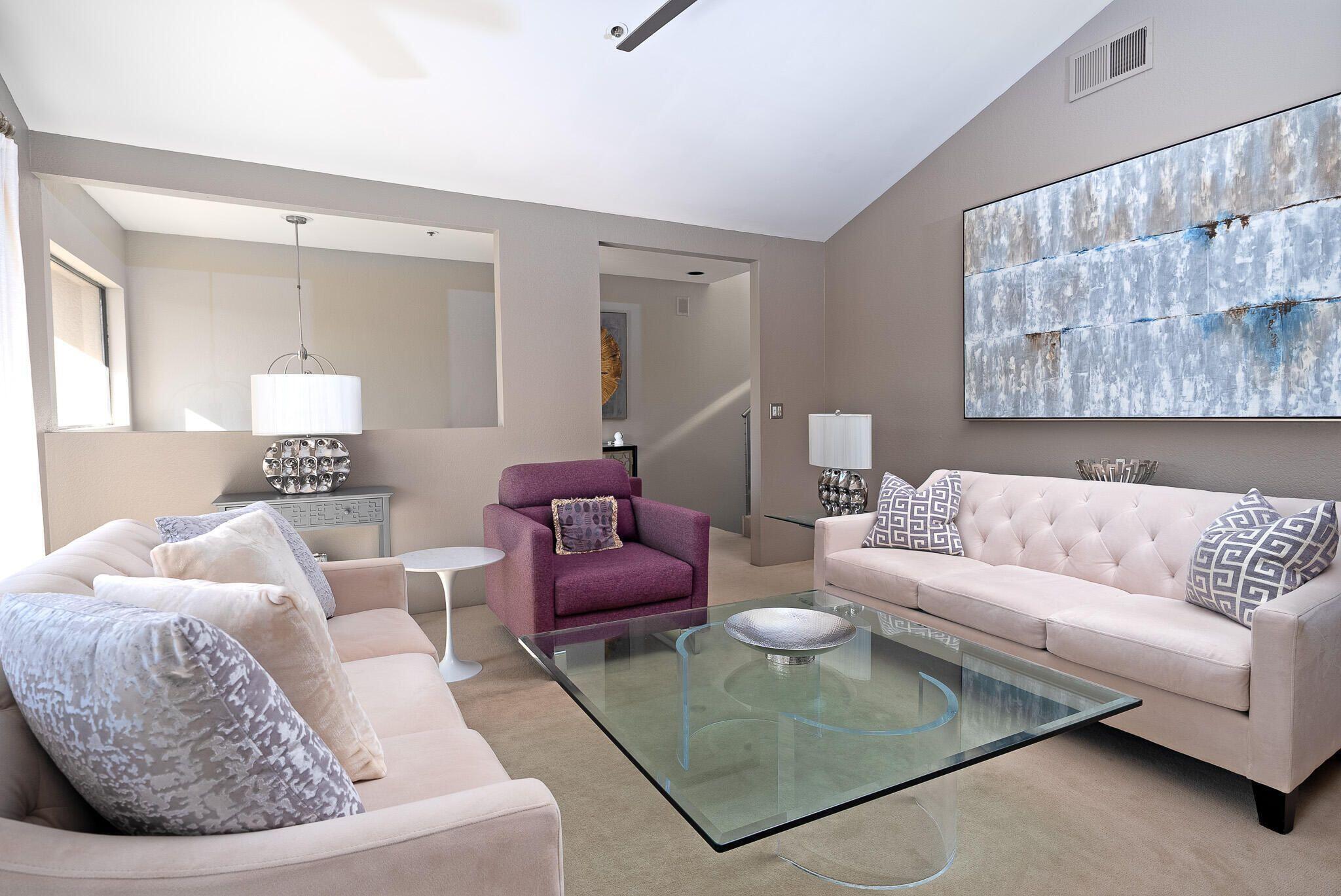 943 Village Square SQ