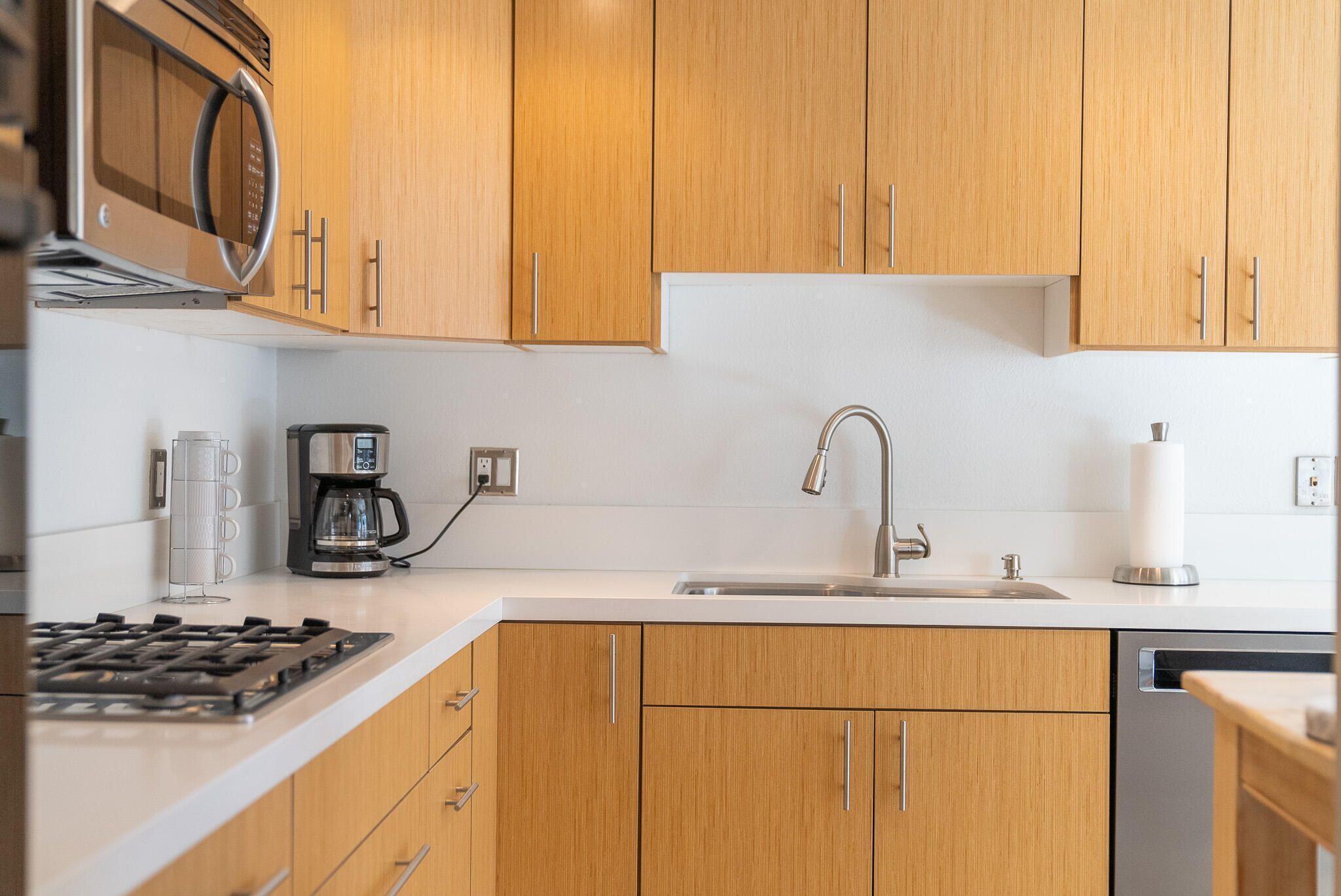 943 Village Square SQ