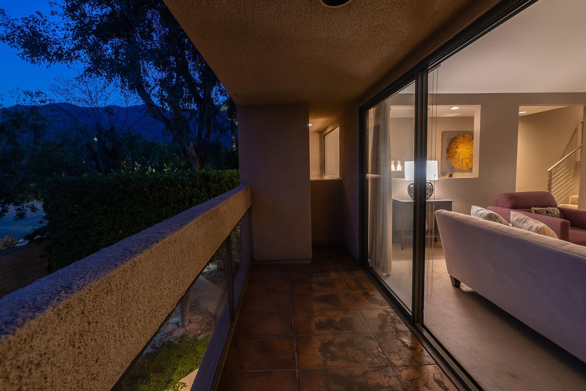 943 Village Square SQ