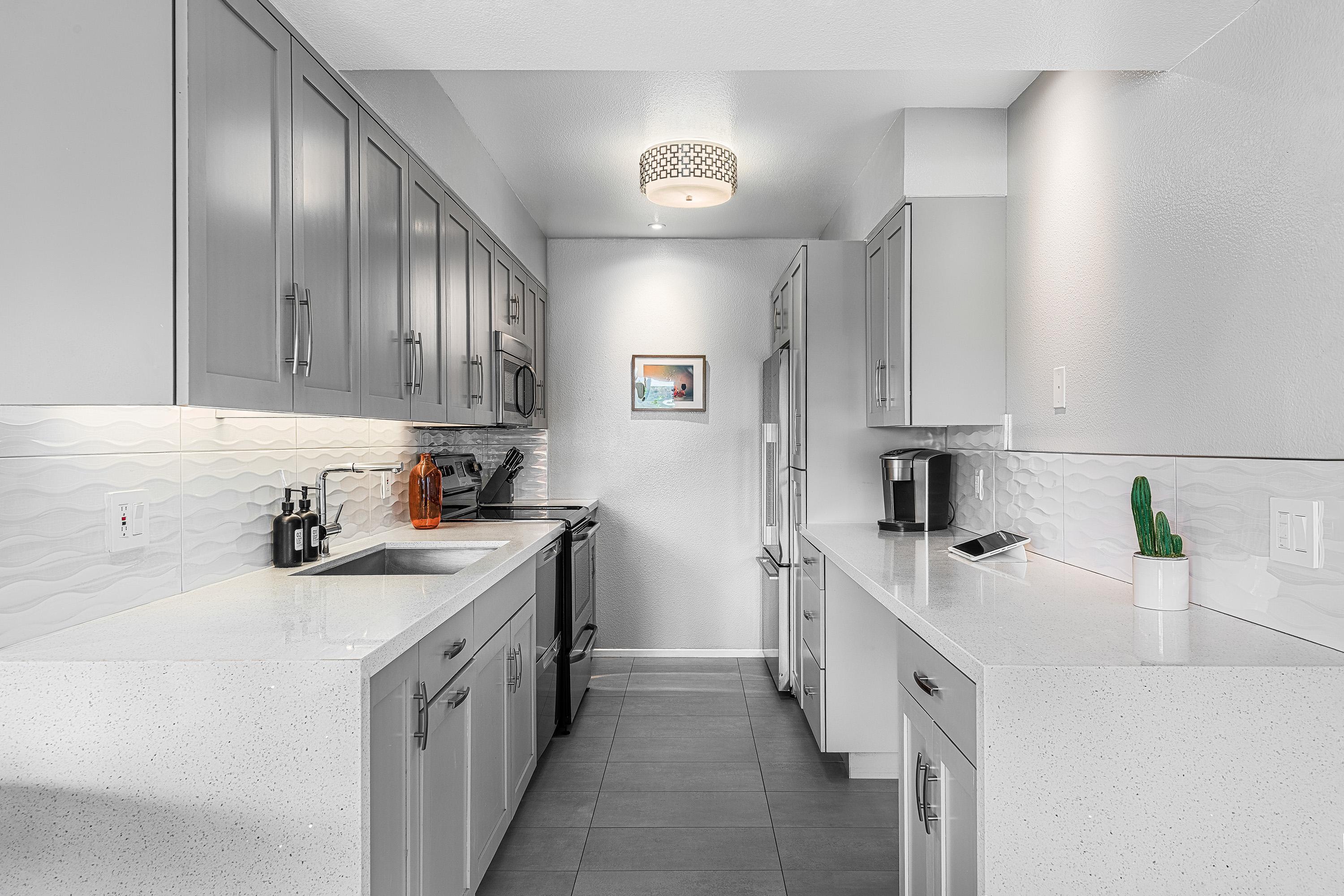 353 N Hermosa DR Unit: 9c2