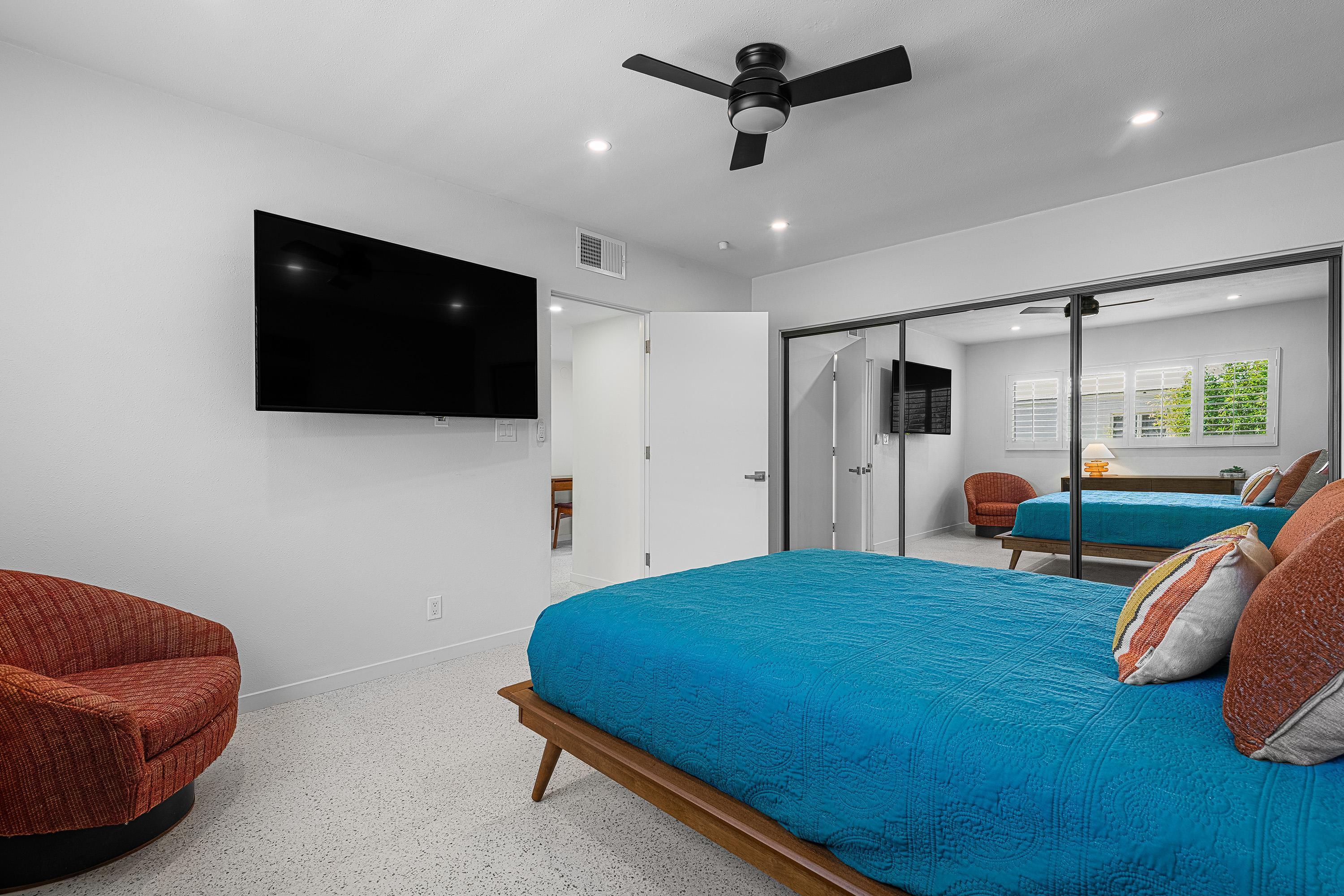 290 S San Jacinto DR Unit: 1