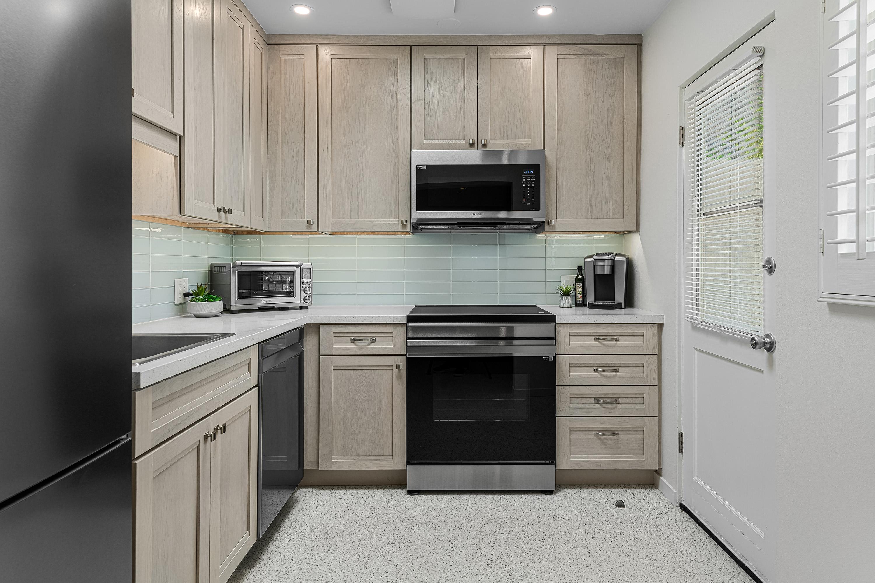 290 S San Jacinto DR Unit: 1