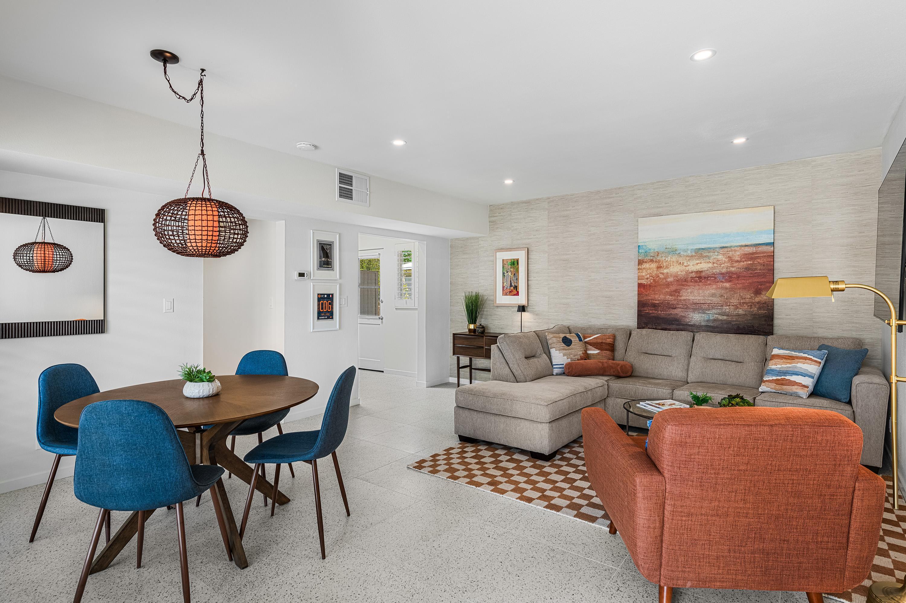 290 S San Jacinto DR Unit: 1