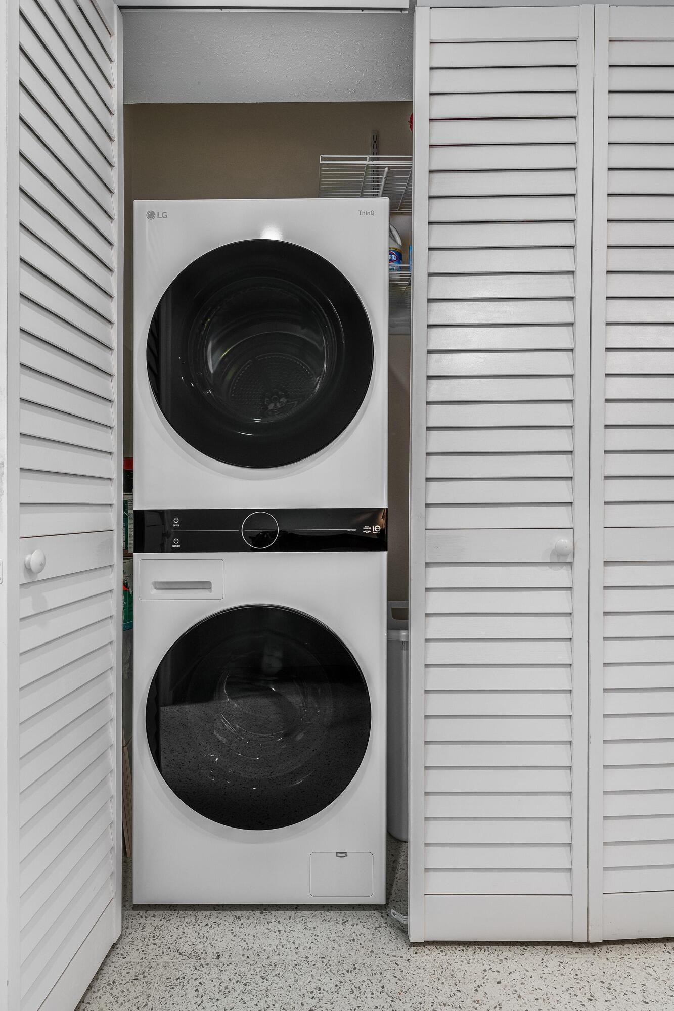 290 S San Jacinto DR Unit: 1