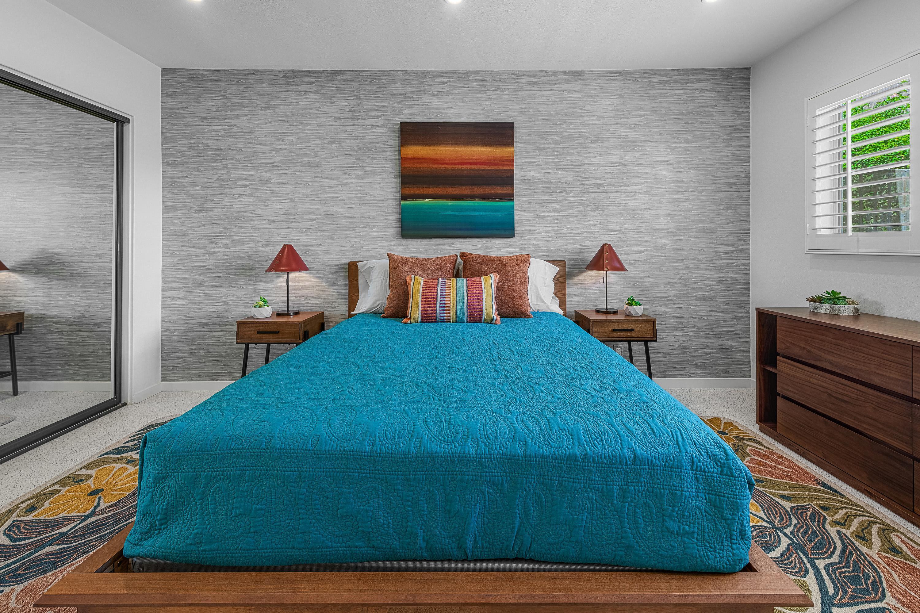 290 S San Jacinto DR Unit: 1