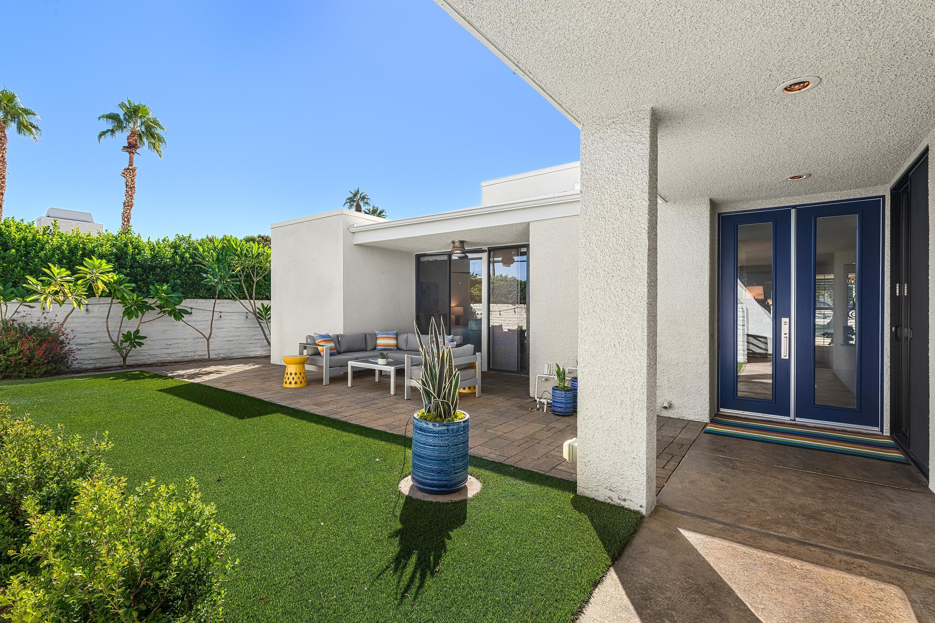 1455 E Twin Palms DR