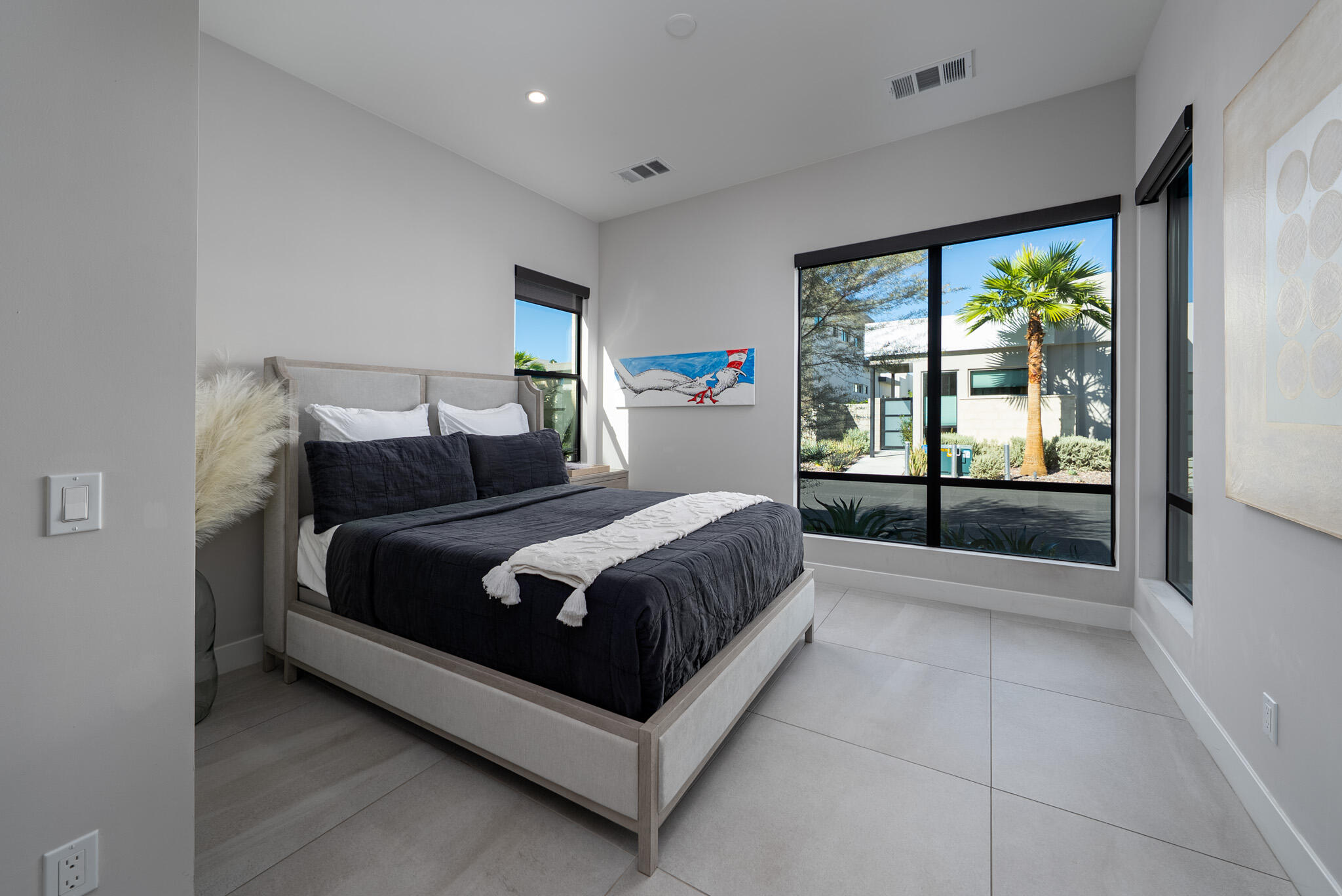 1345 Vue PL