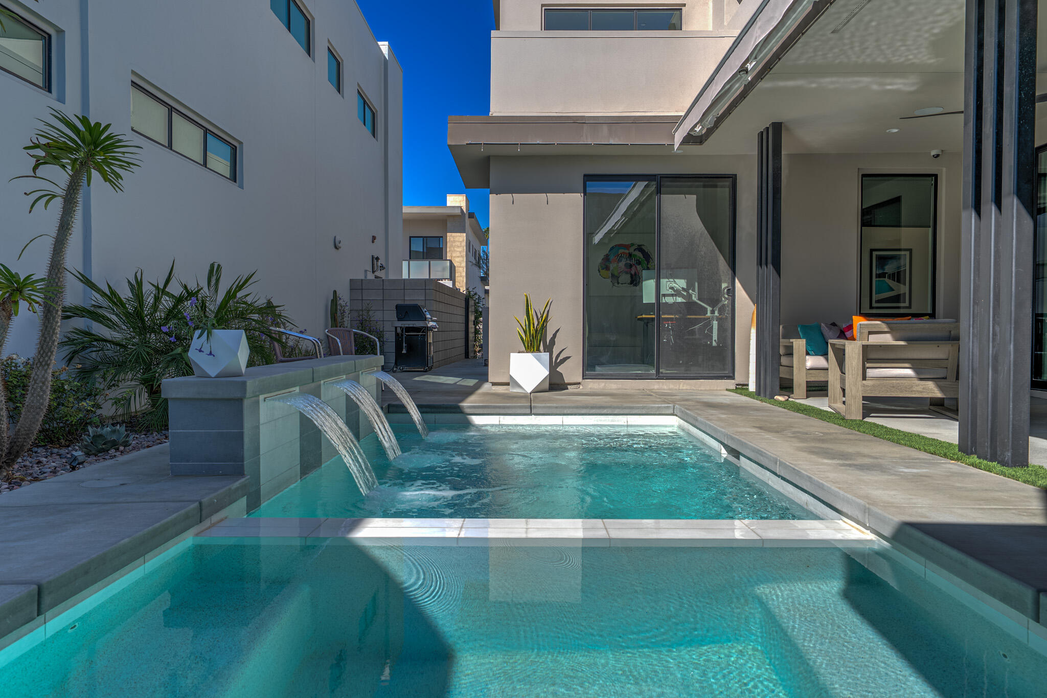 1345 Vue PL