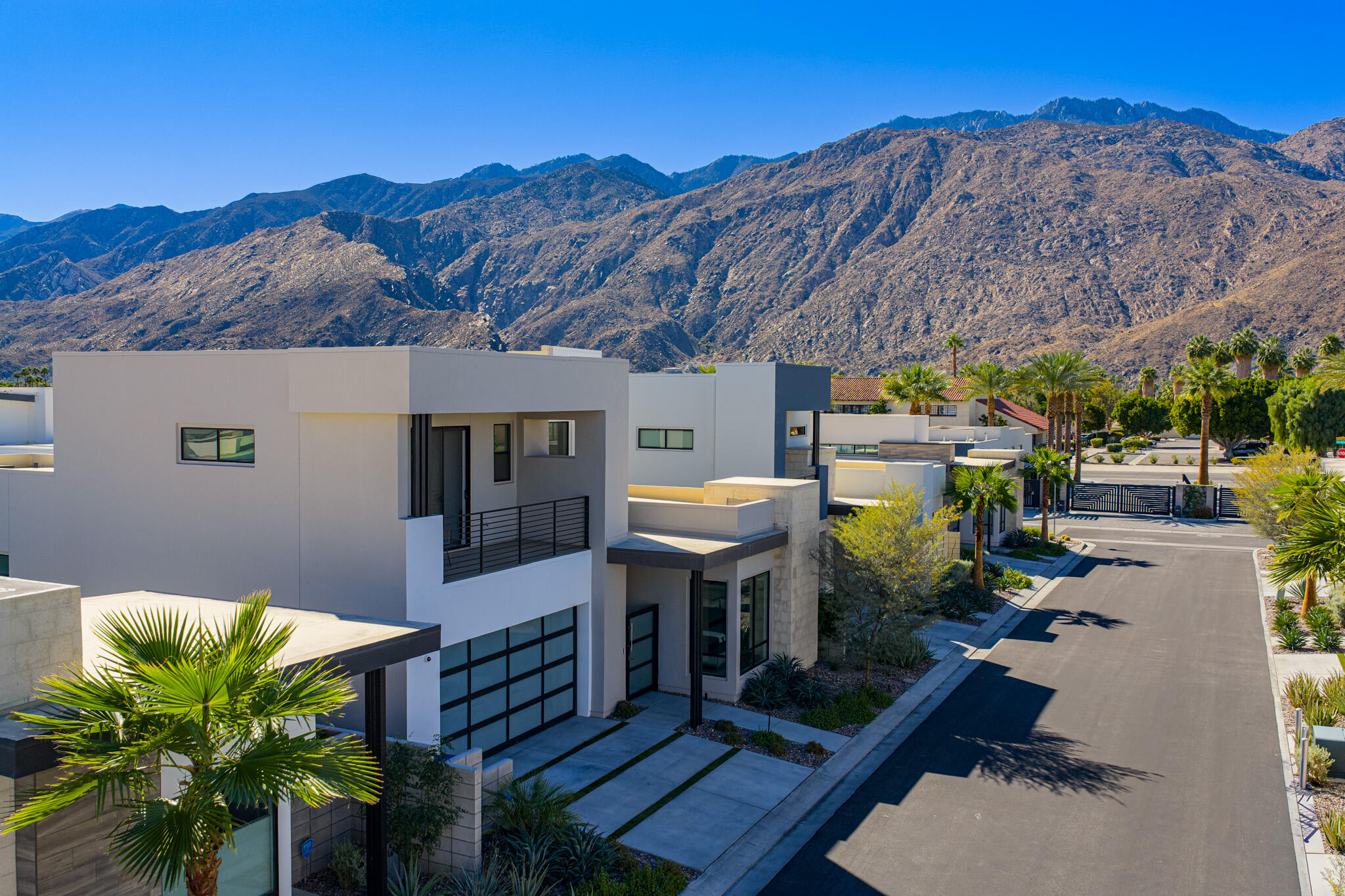 1345 Vue PL