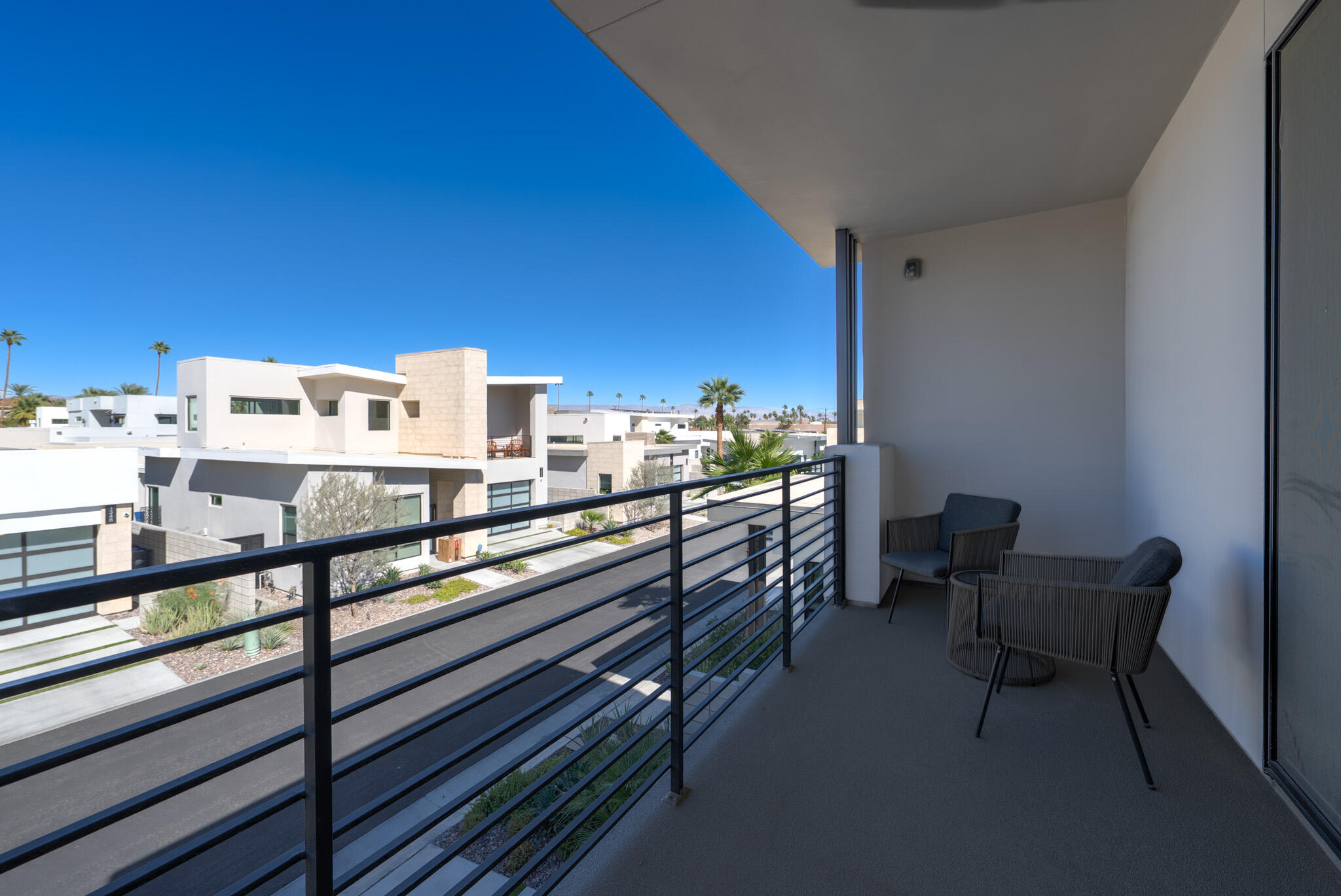 1345 Vue PL