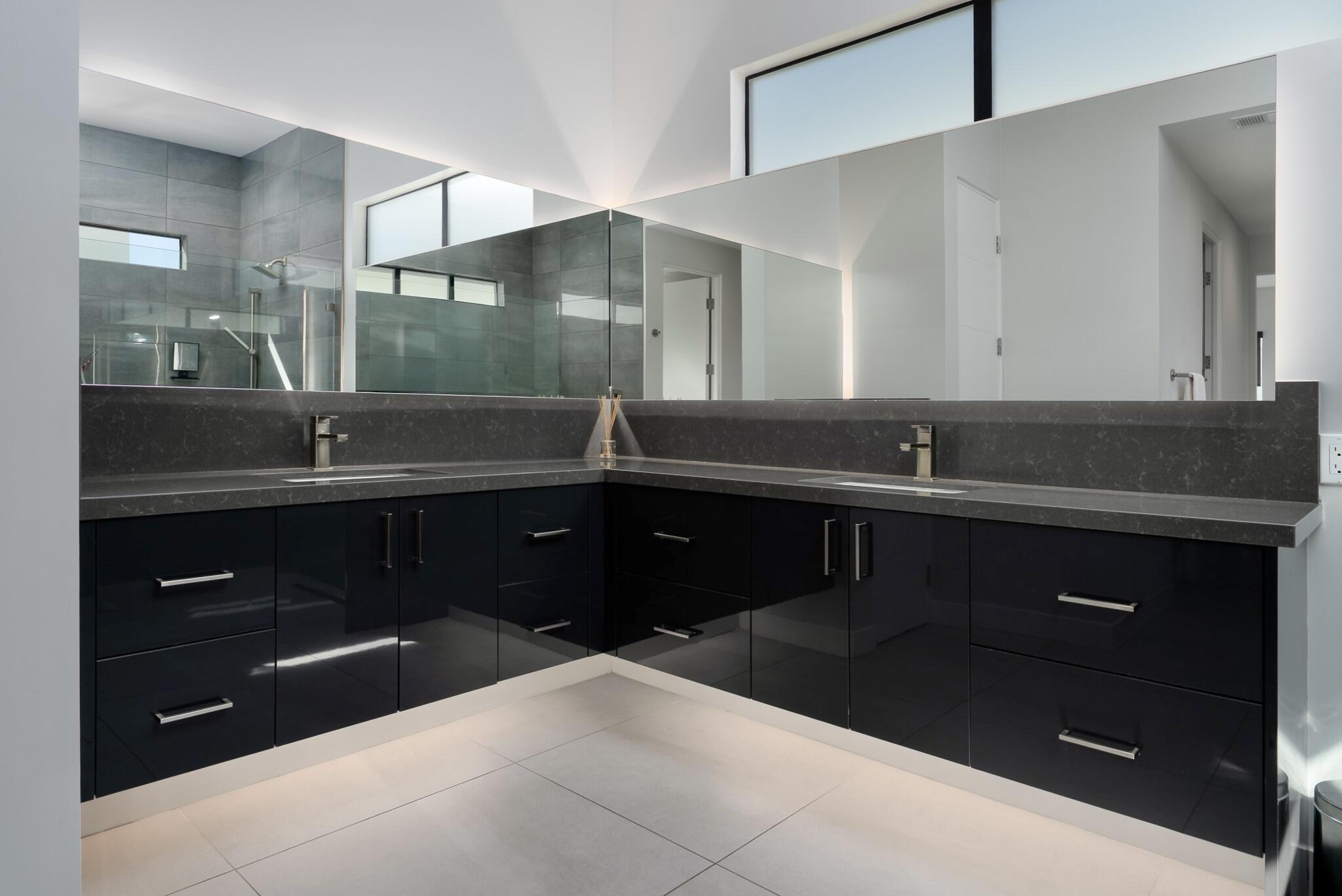1345 Vue PL