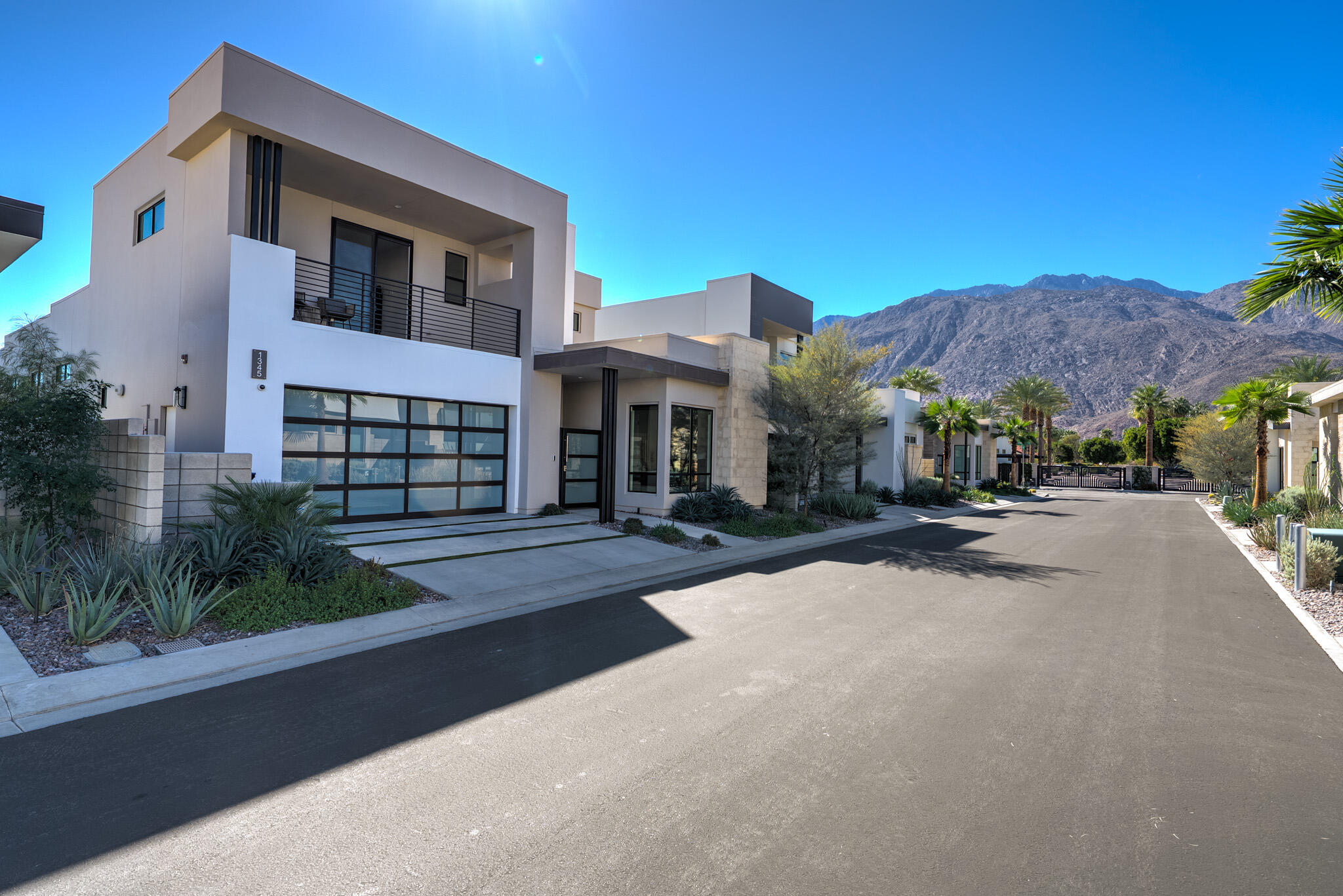 1345 Vue PL