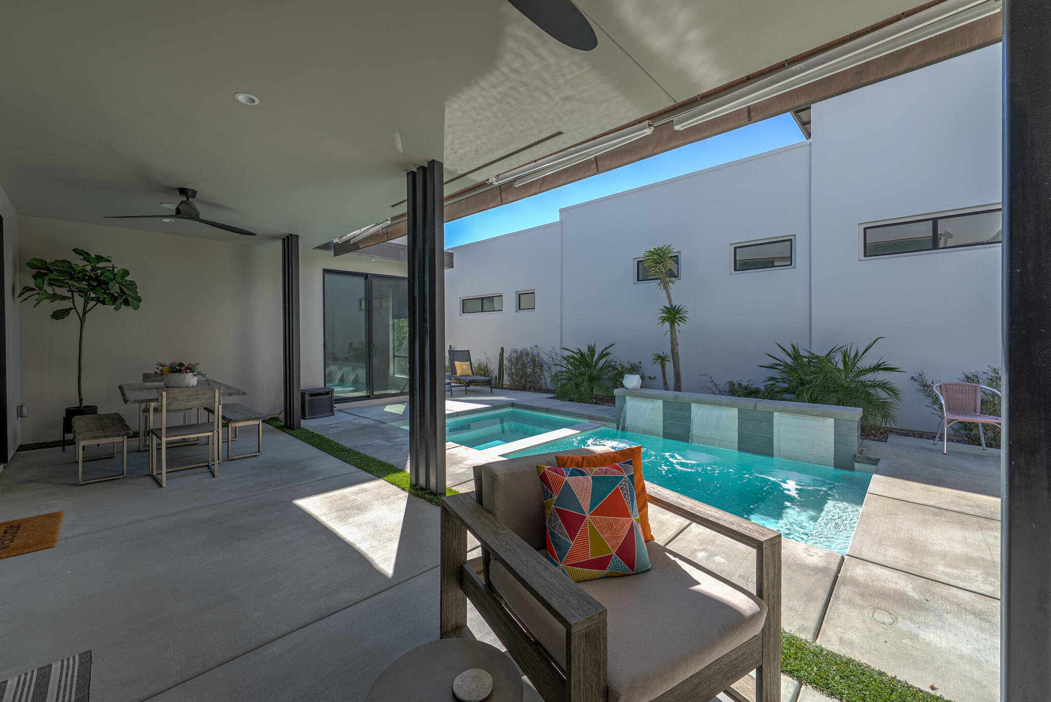 1345 Vue PL