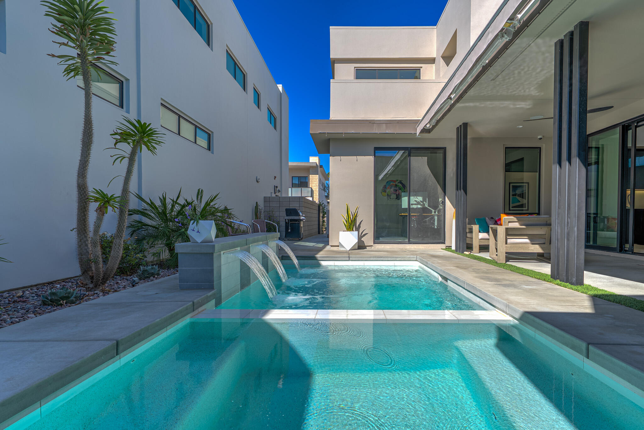 1345 Vue PL