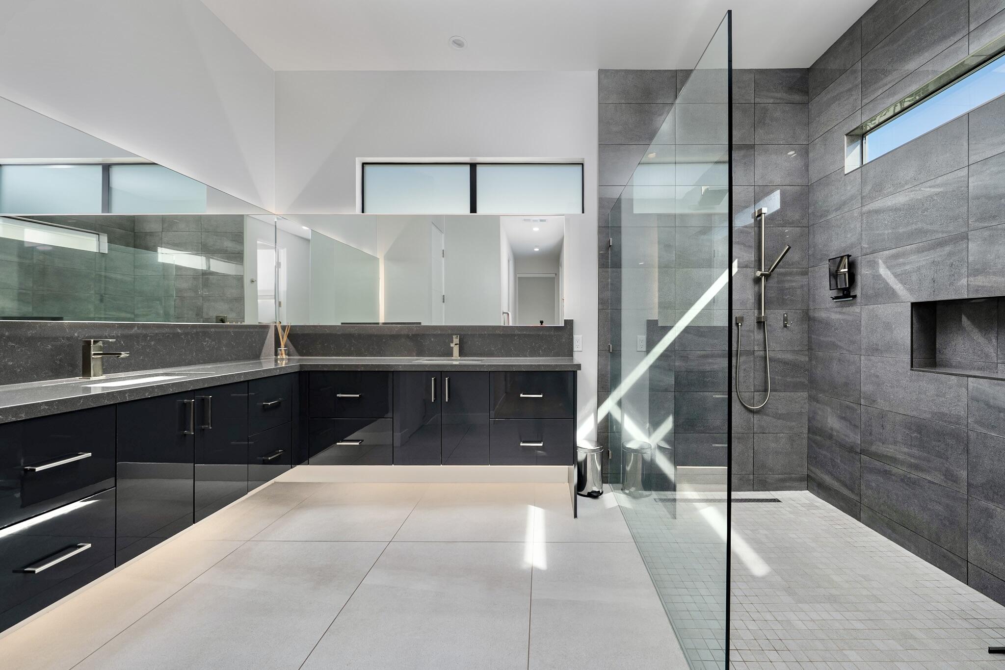 1345 Vue PL
