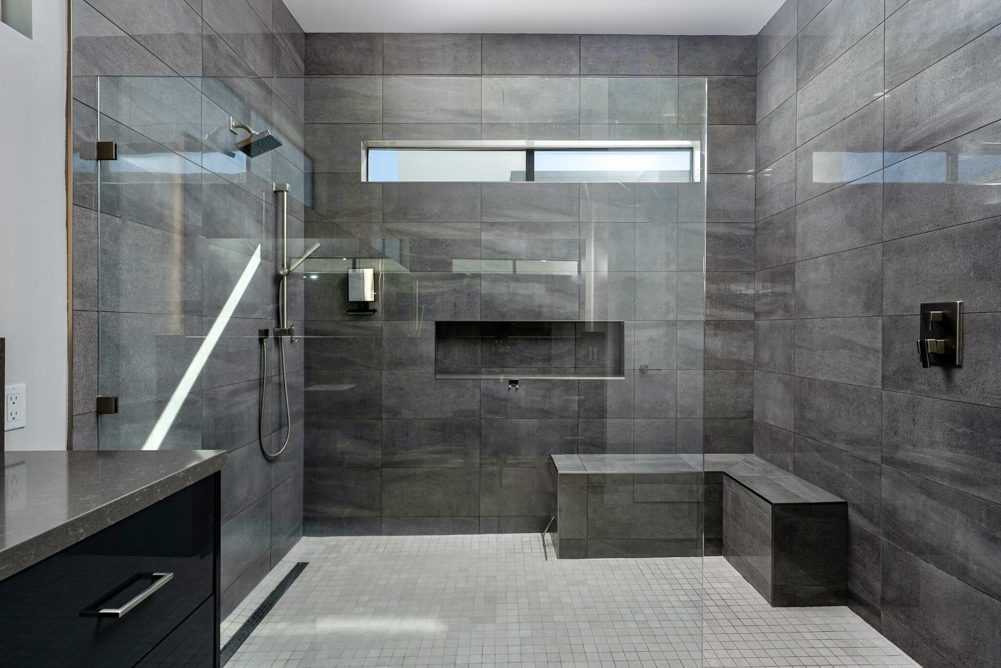 1345 Vue PL