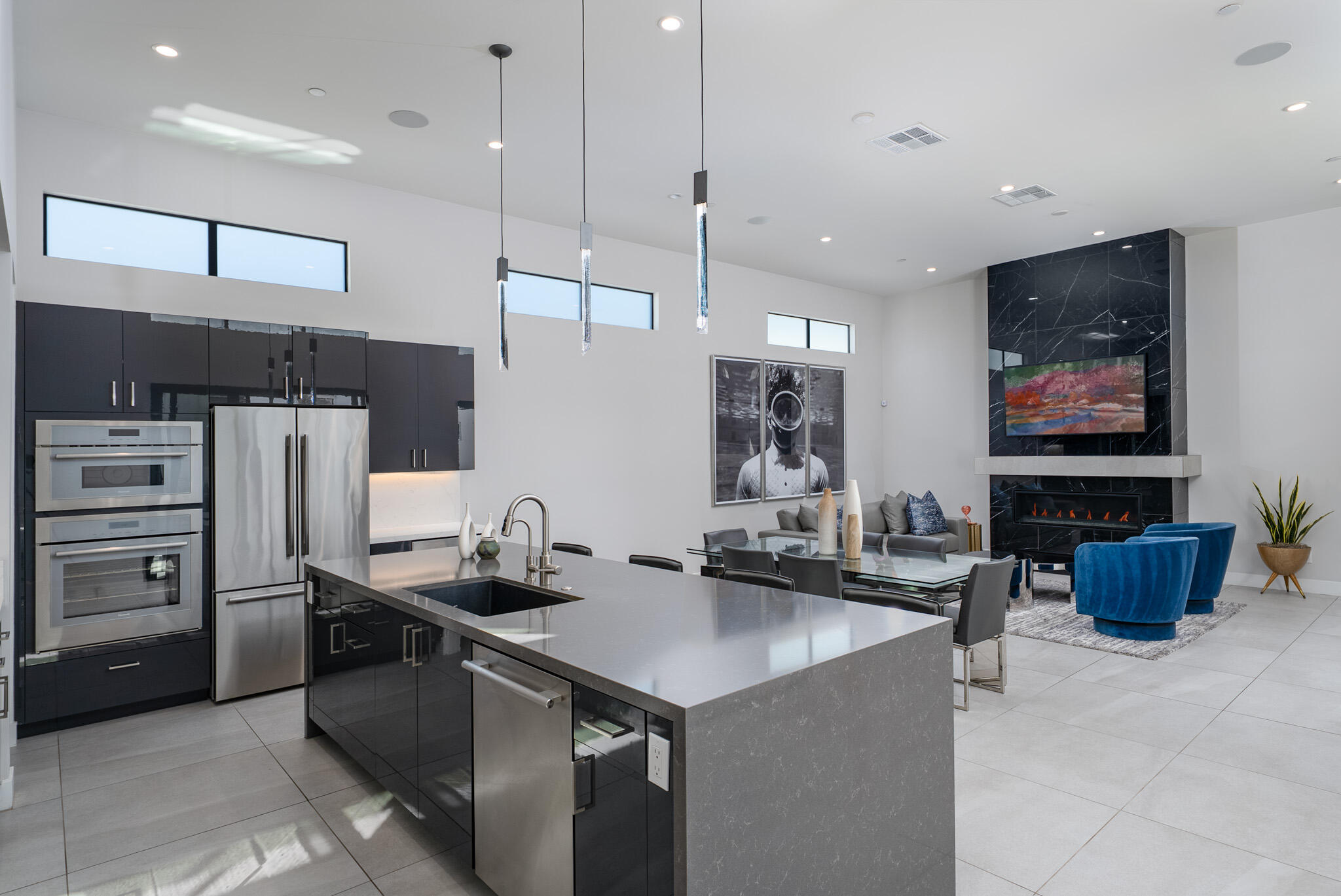 1345 Vue PL
