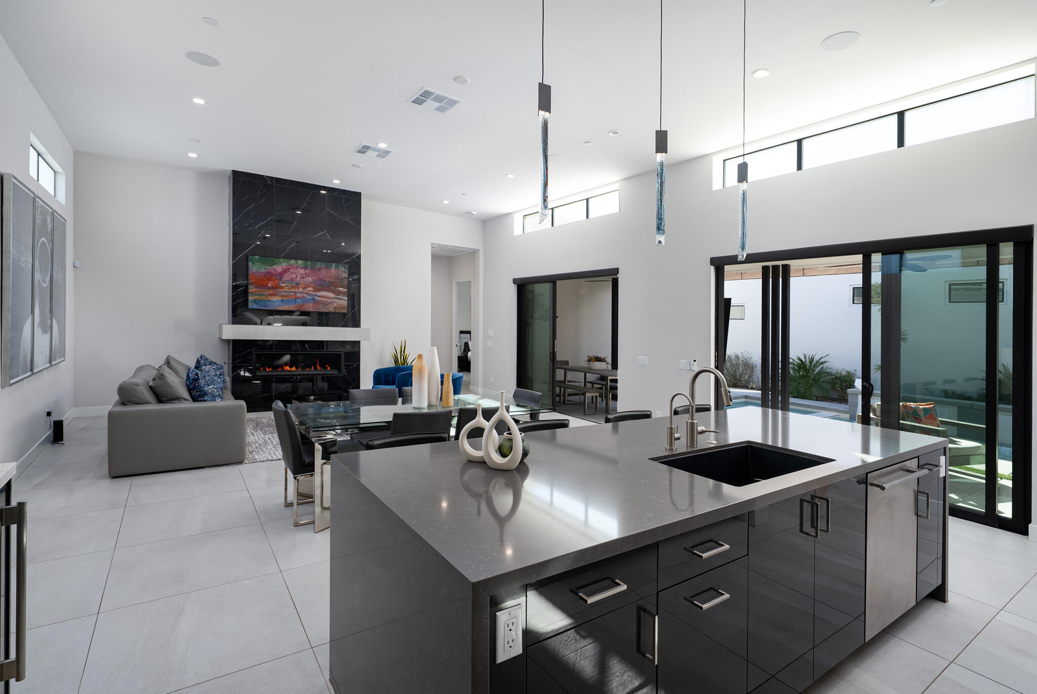1345 Vue PL