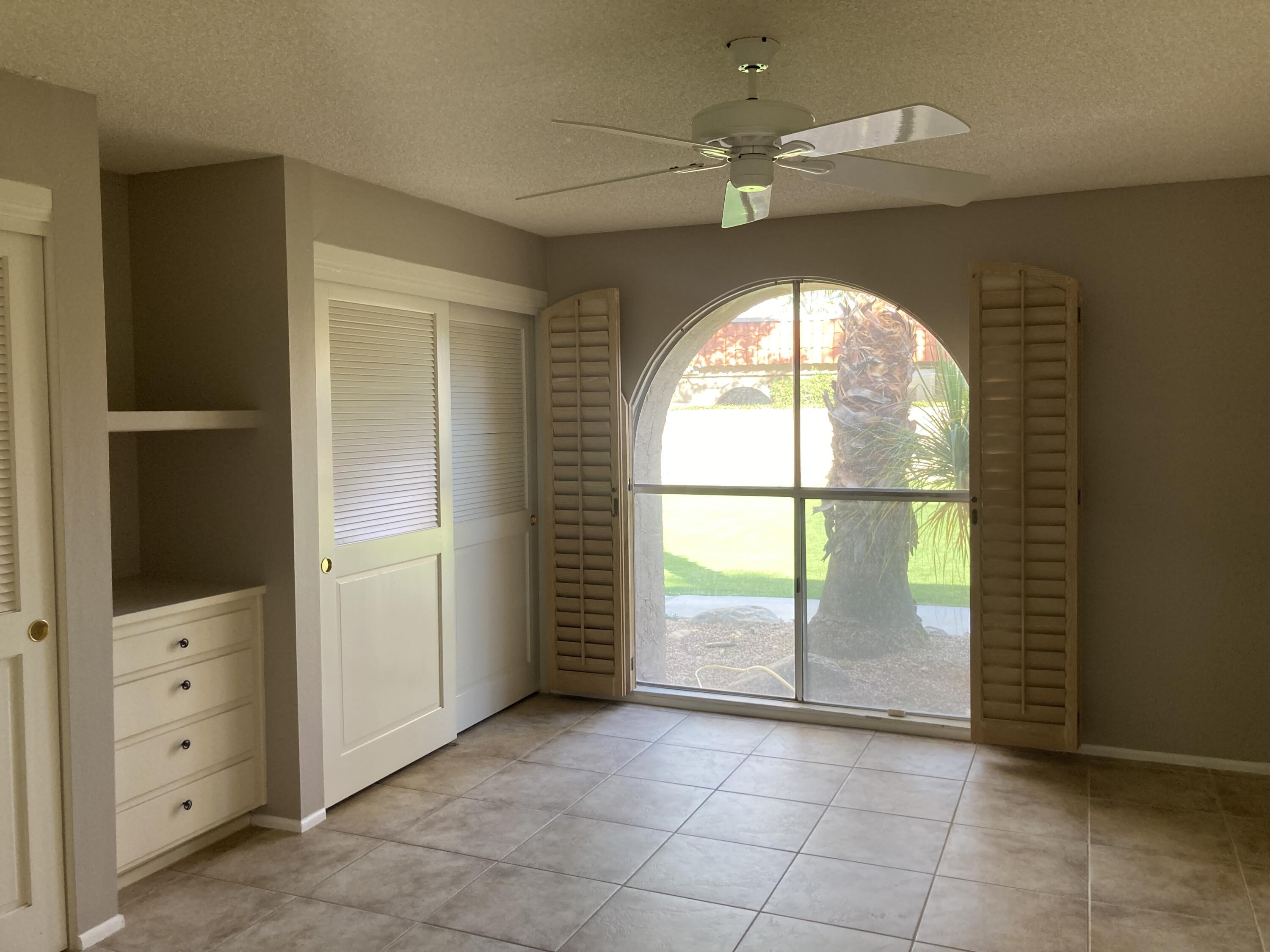 555 W Baristo RD Unit: 18