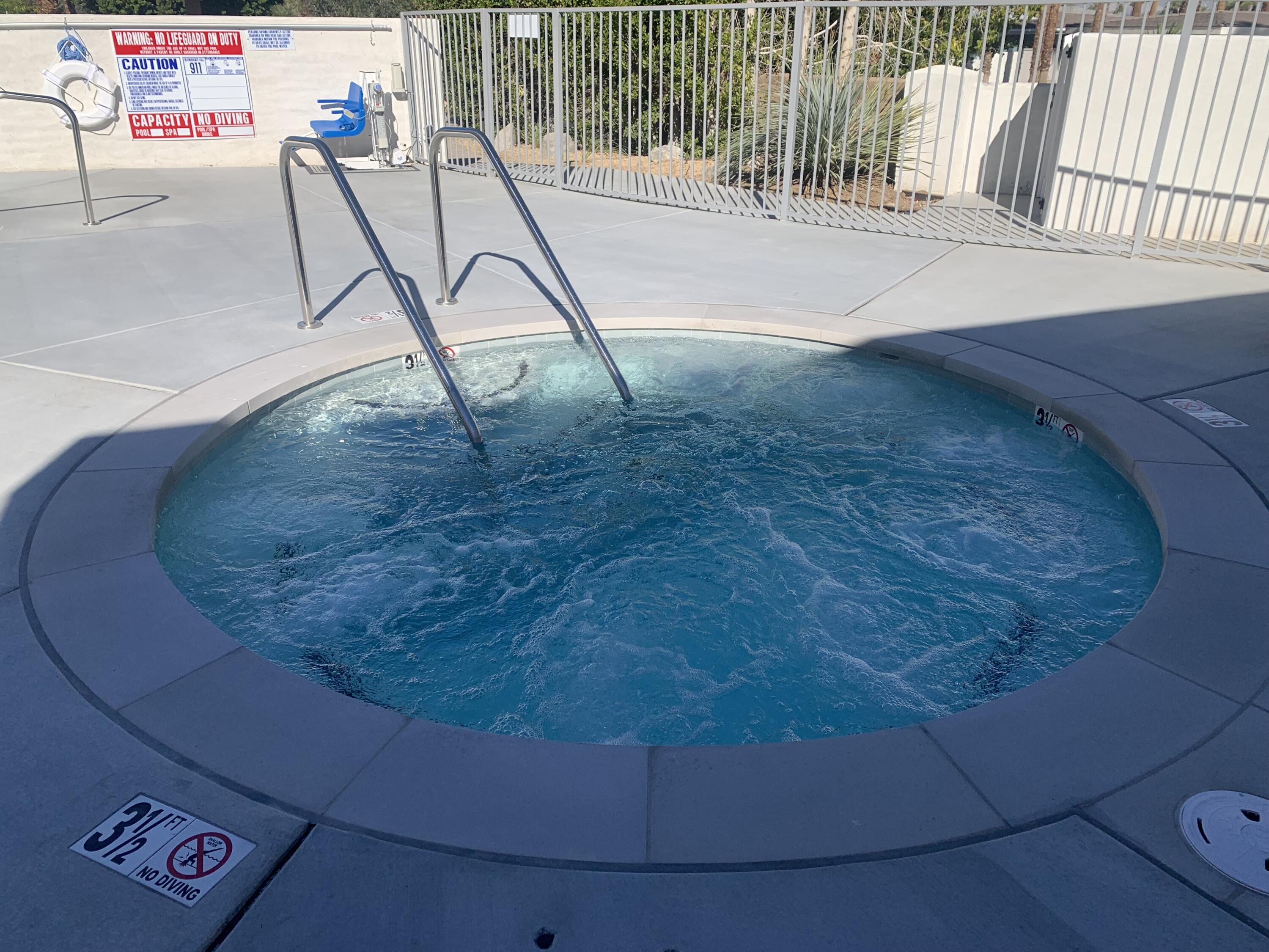 555 W Baristo RD Unit: 18