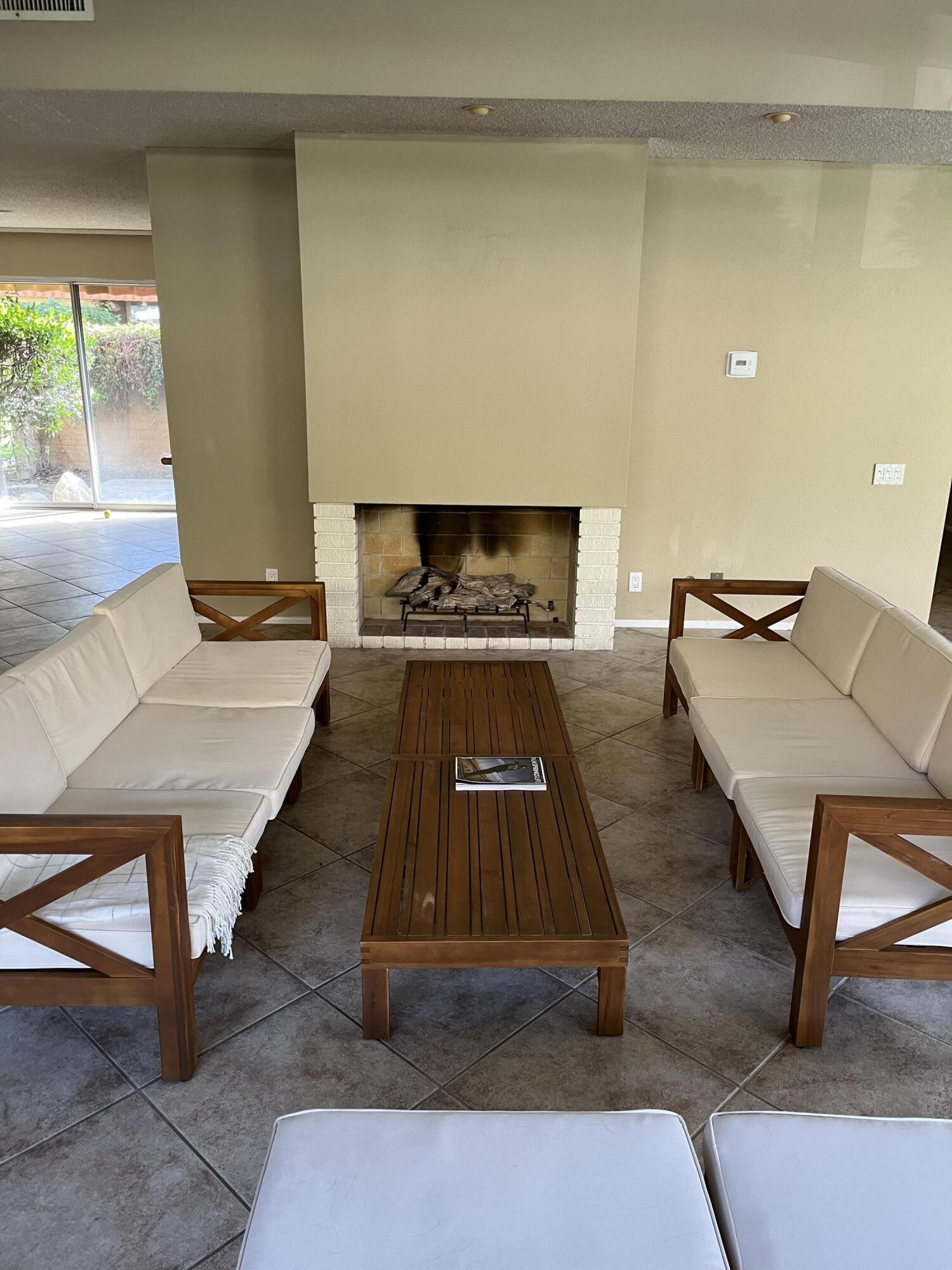 555 W Baristo RD Unit: 18