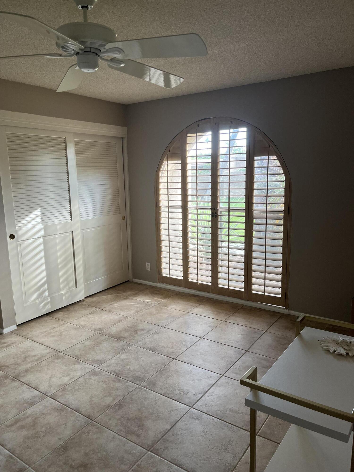 555 W Baristo RD Unit: 18