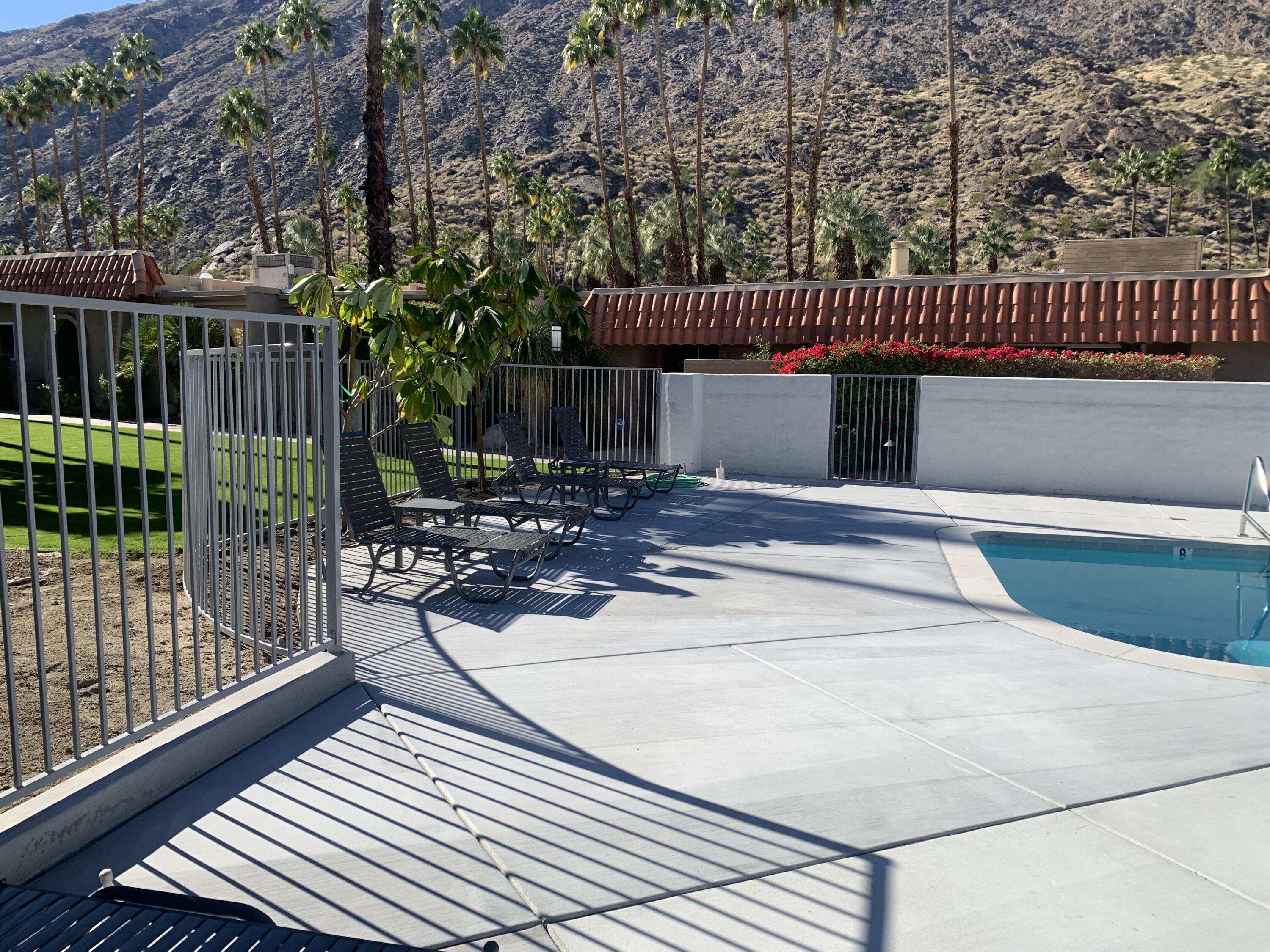 555 W Baristo RD Unit: 18