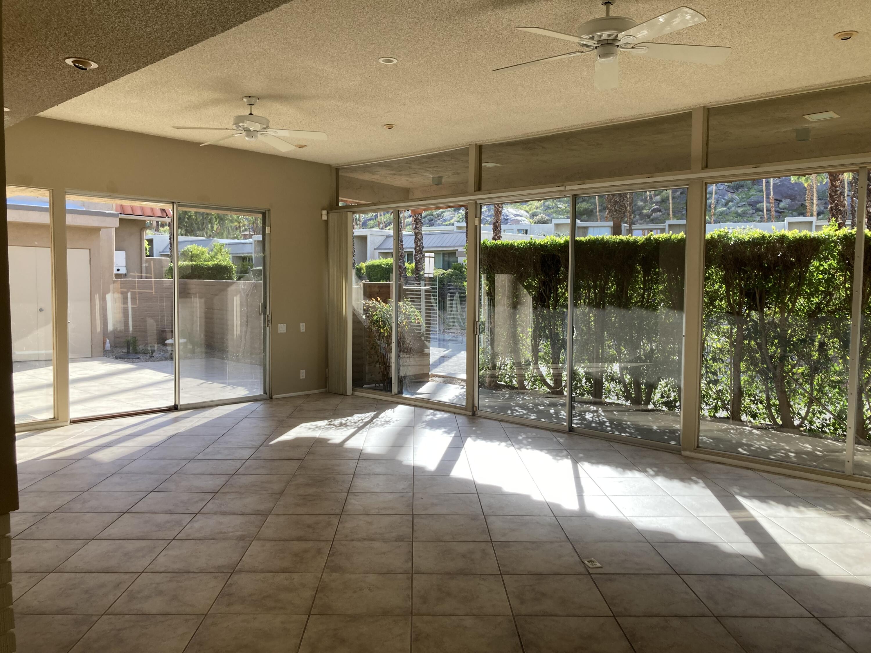 555 W Baristo RD Unit: 18