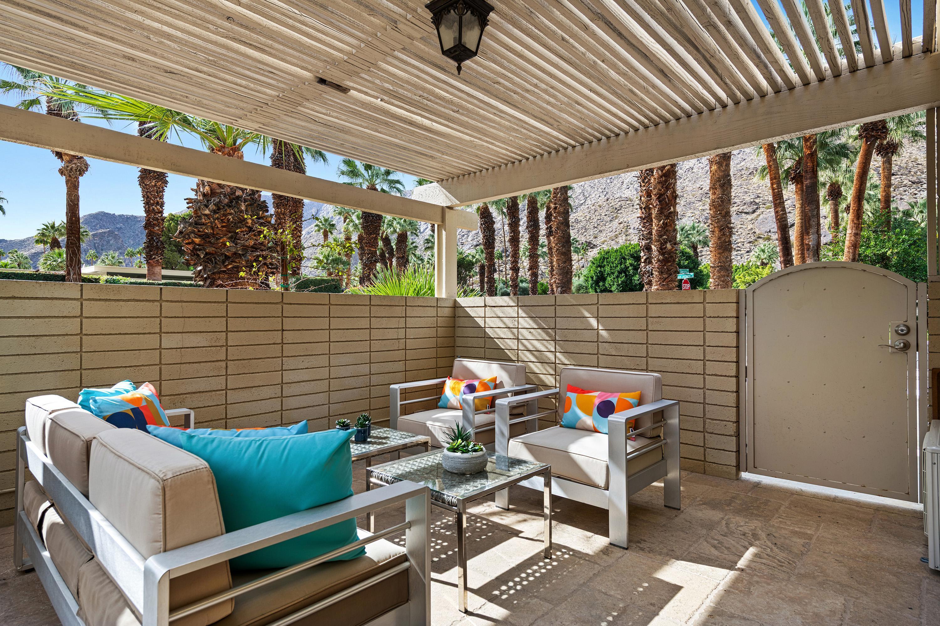 290 S San Jacinto DR Unit: 8