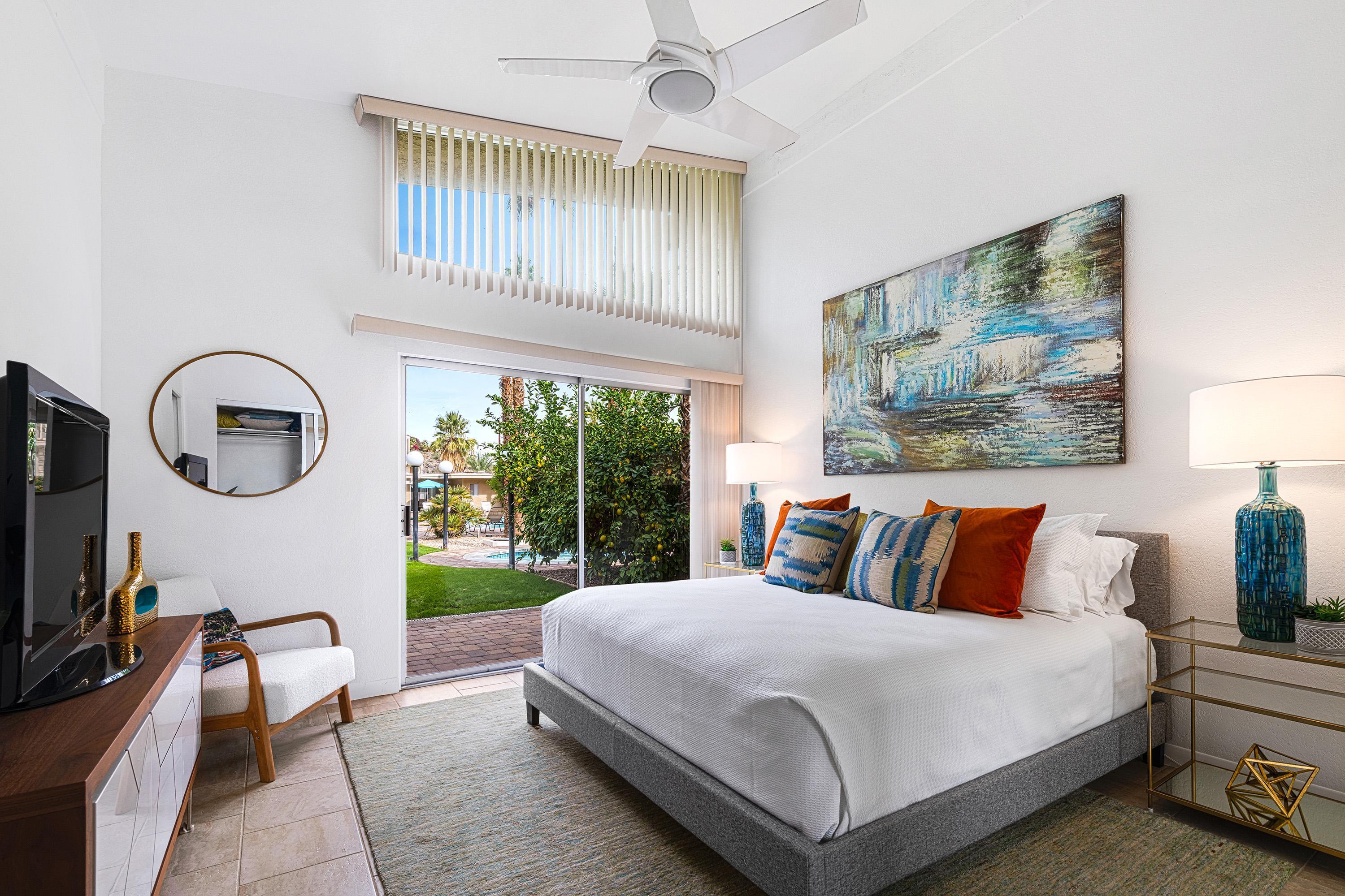 290 S San Jacinto DR Unit: 8