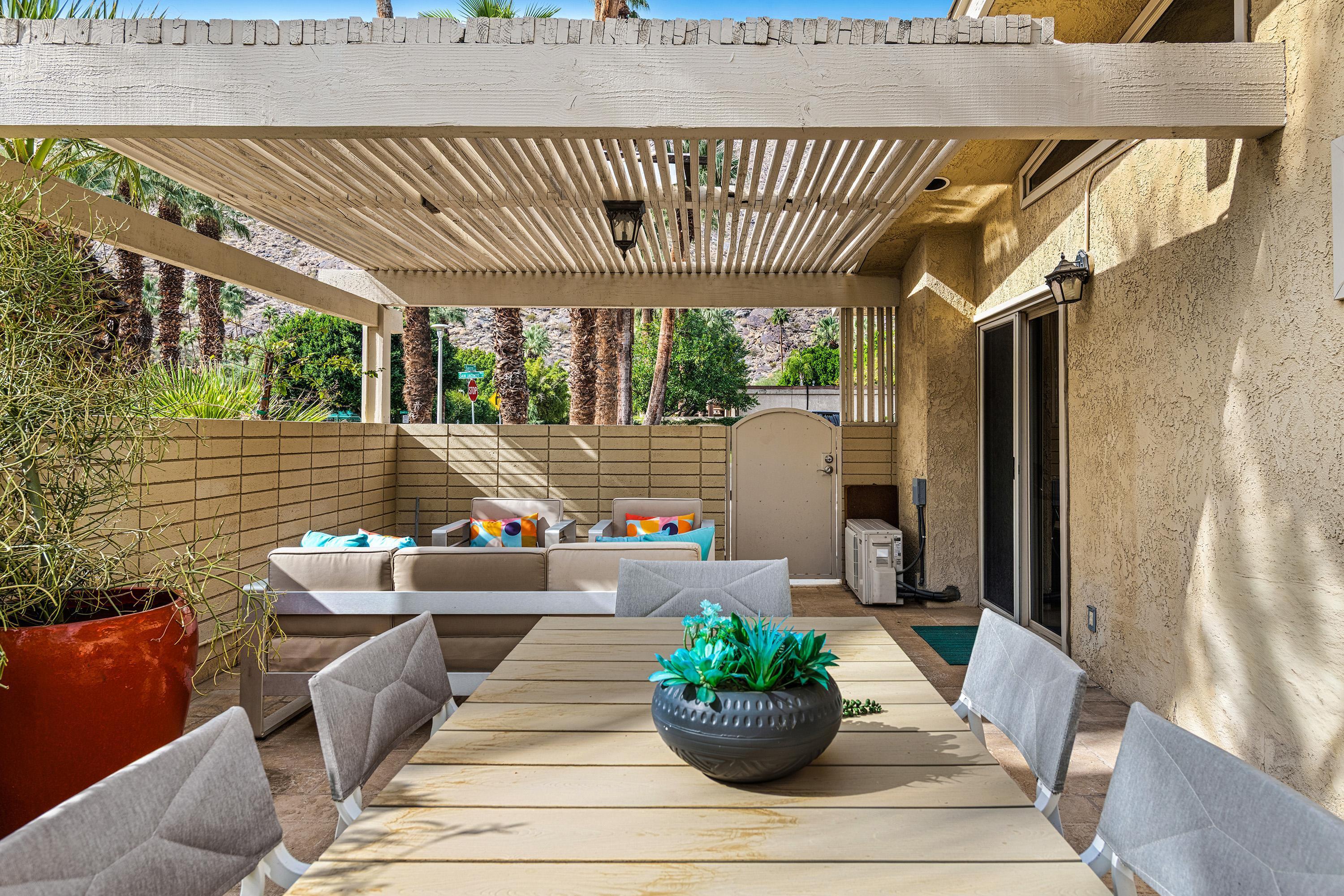 290 S San Jacinto DR Unit: 8