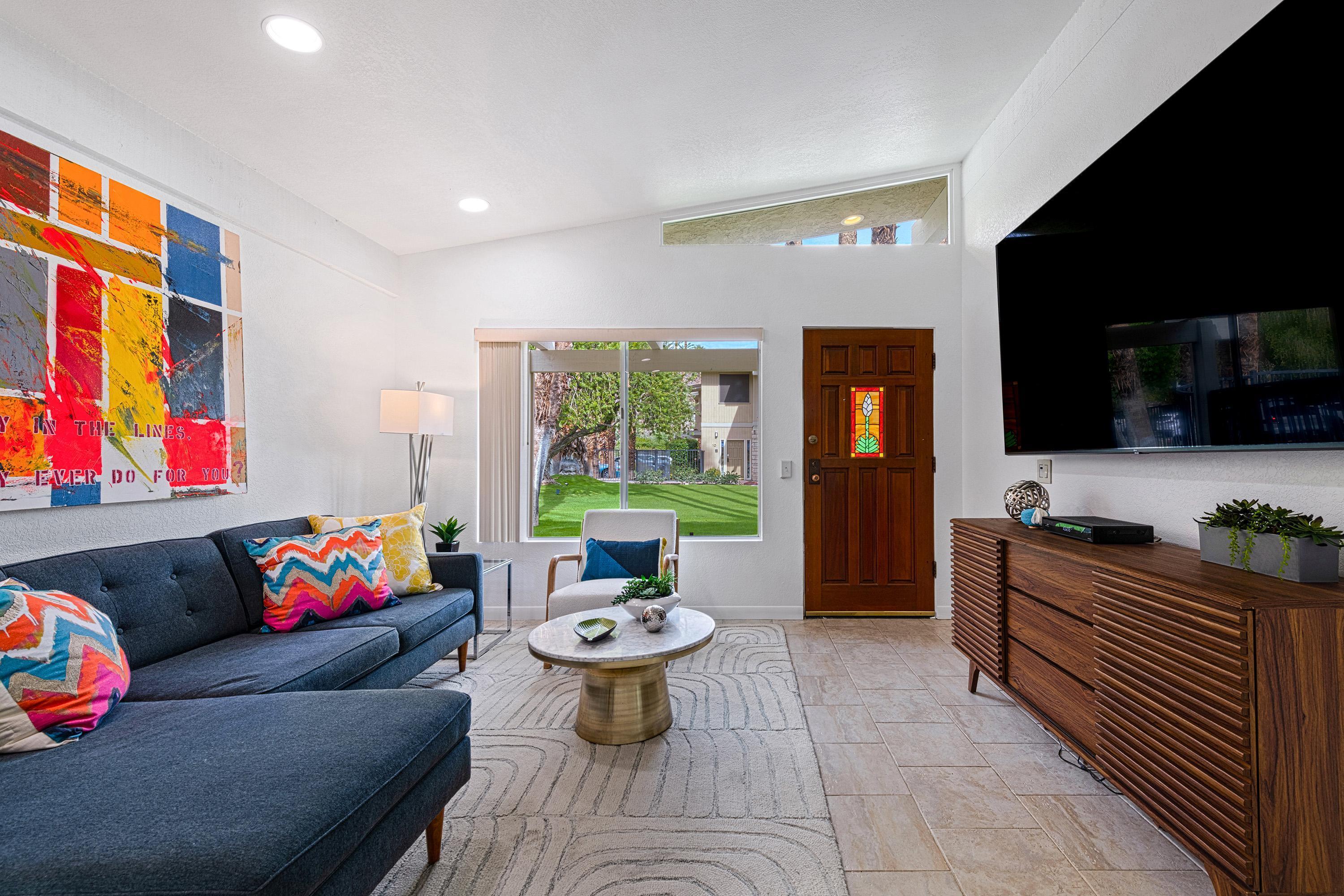 290 S San Jacinto DR Unit: 8