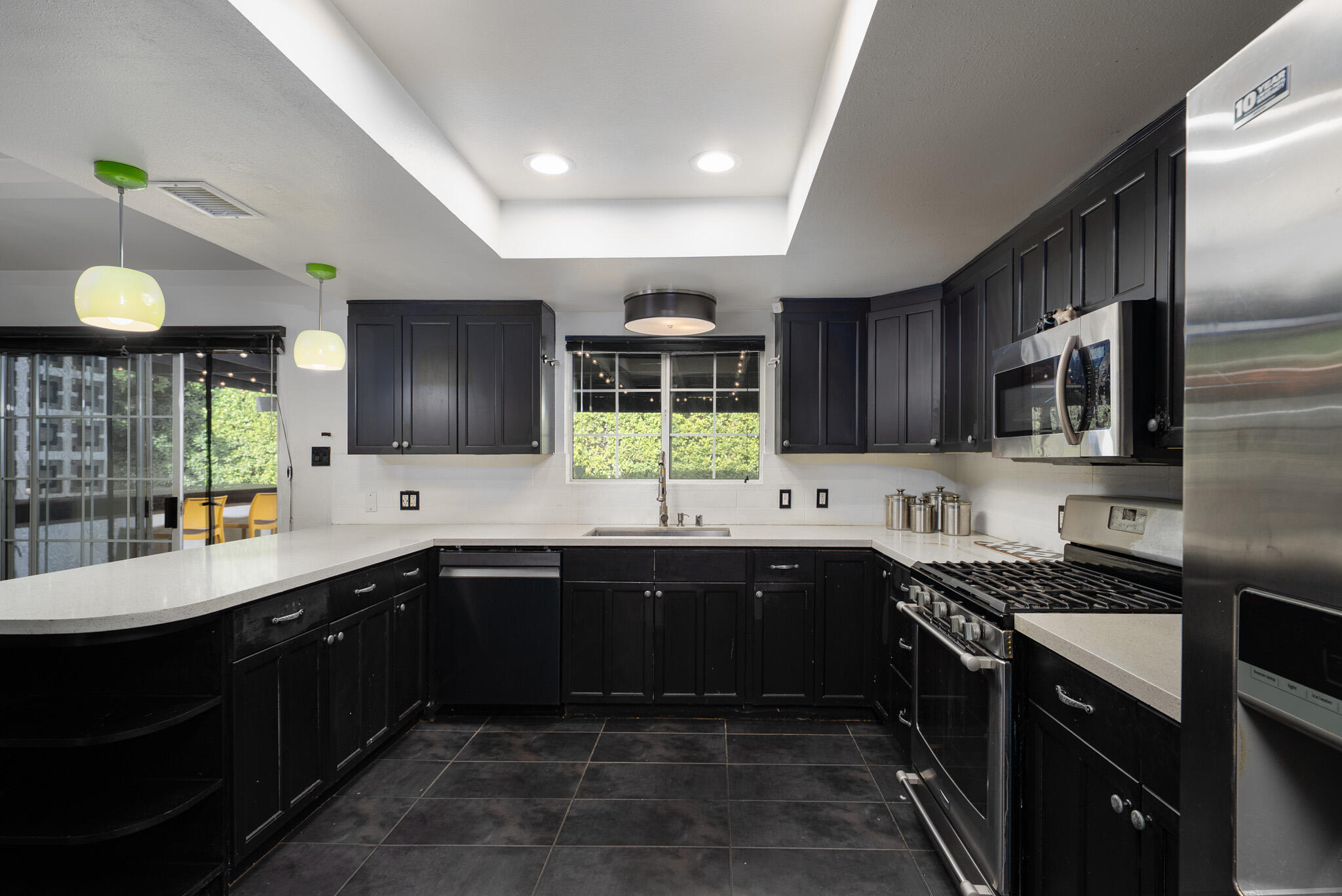 3882 E Sunny Dunes RD