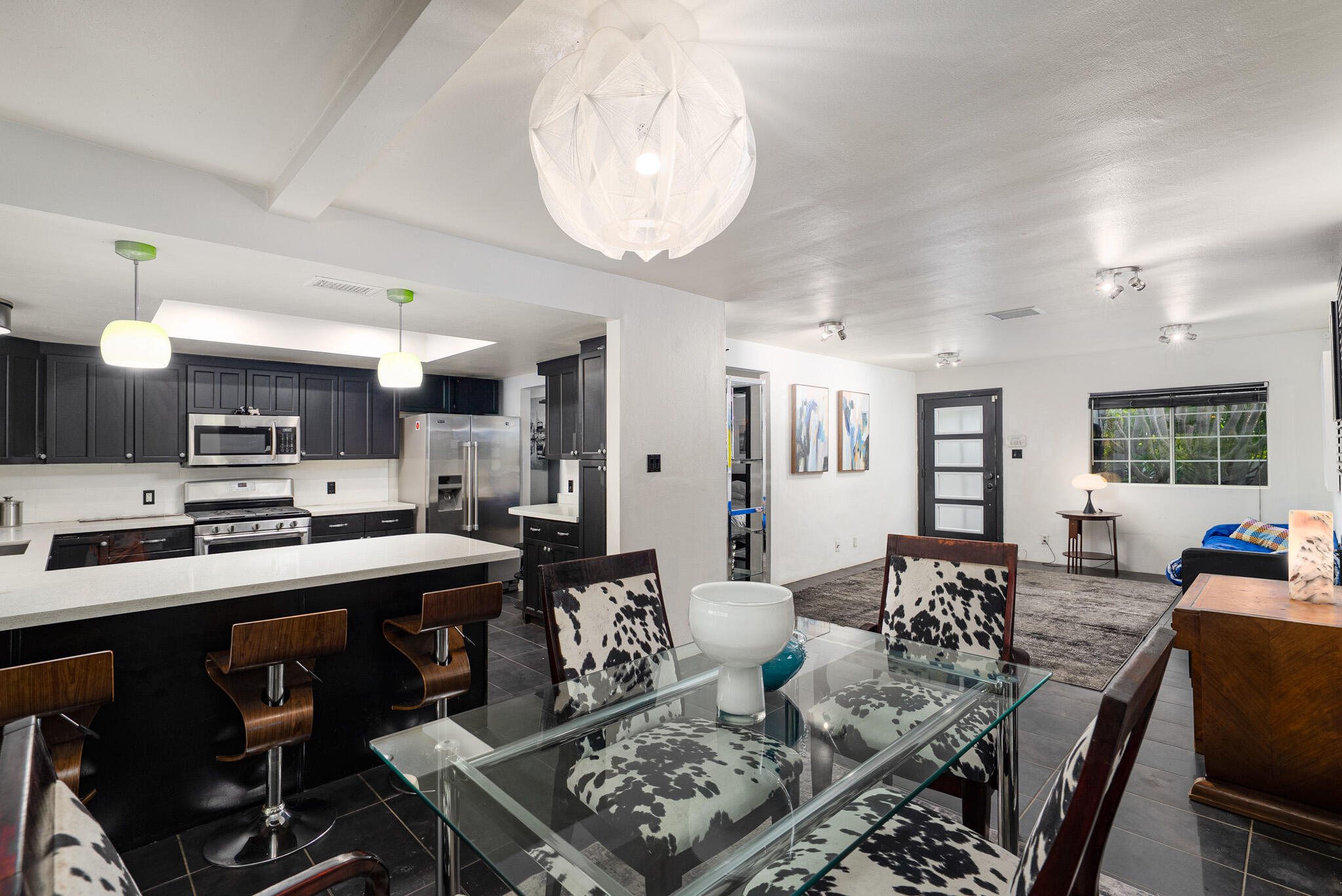 3882 E Sunny Dunes RD