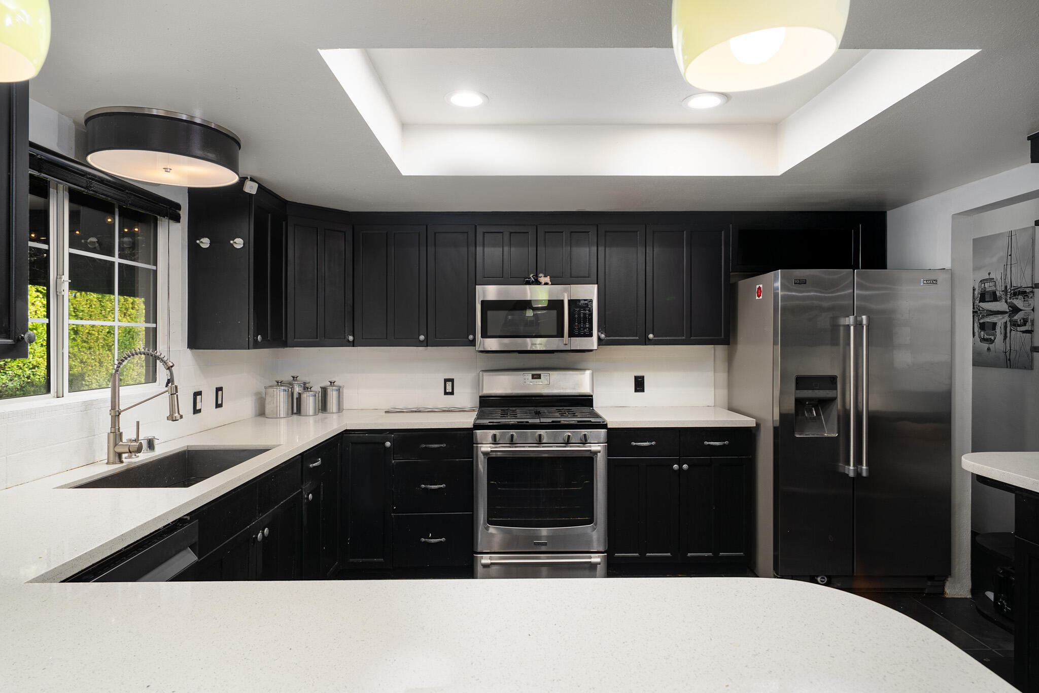 3882 E Sunny Dunes RD