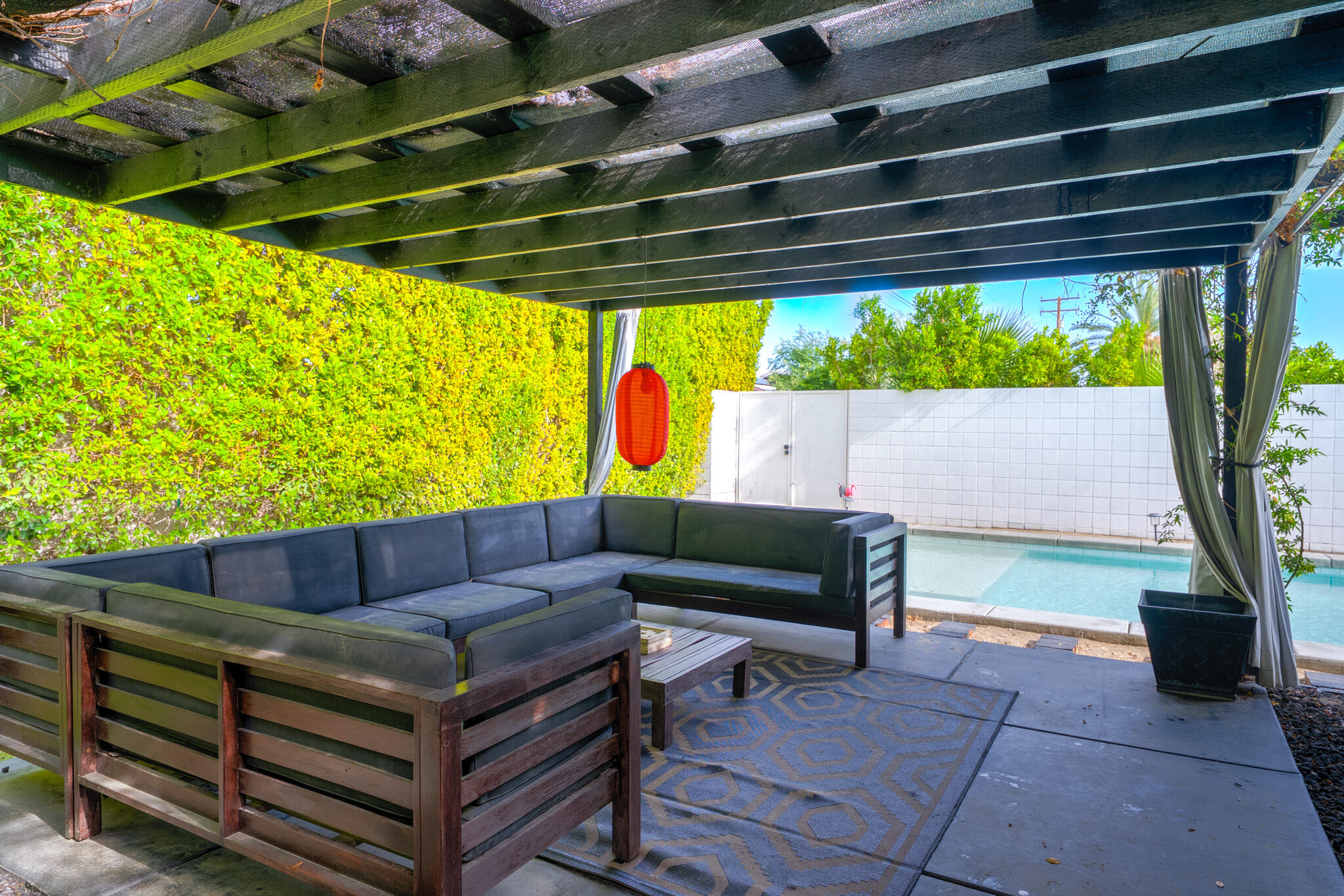 3882 E Sunny Dunes RD