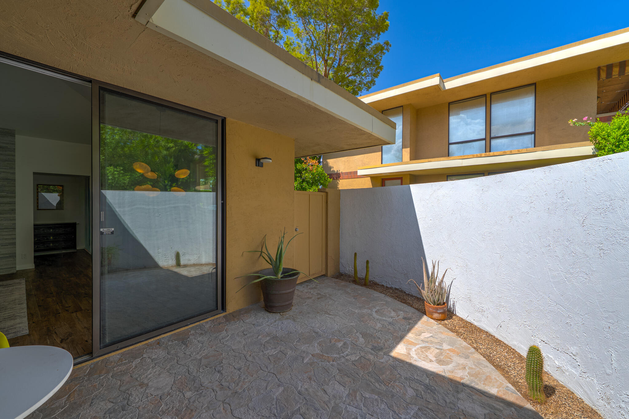 2501 N Indian Canyon DR Unit: 635