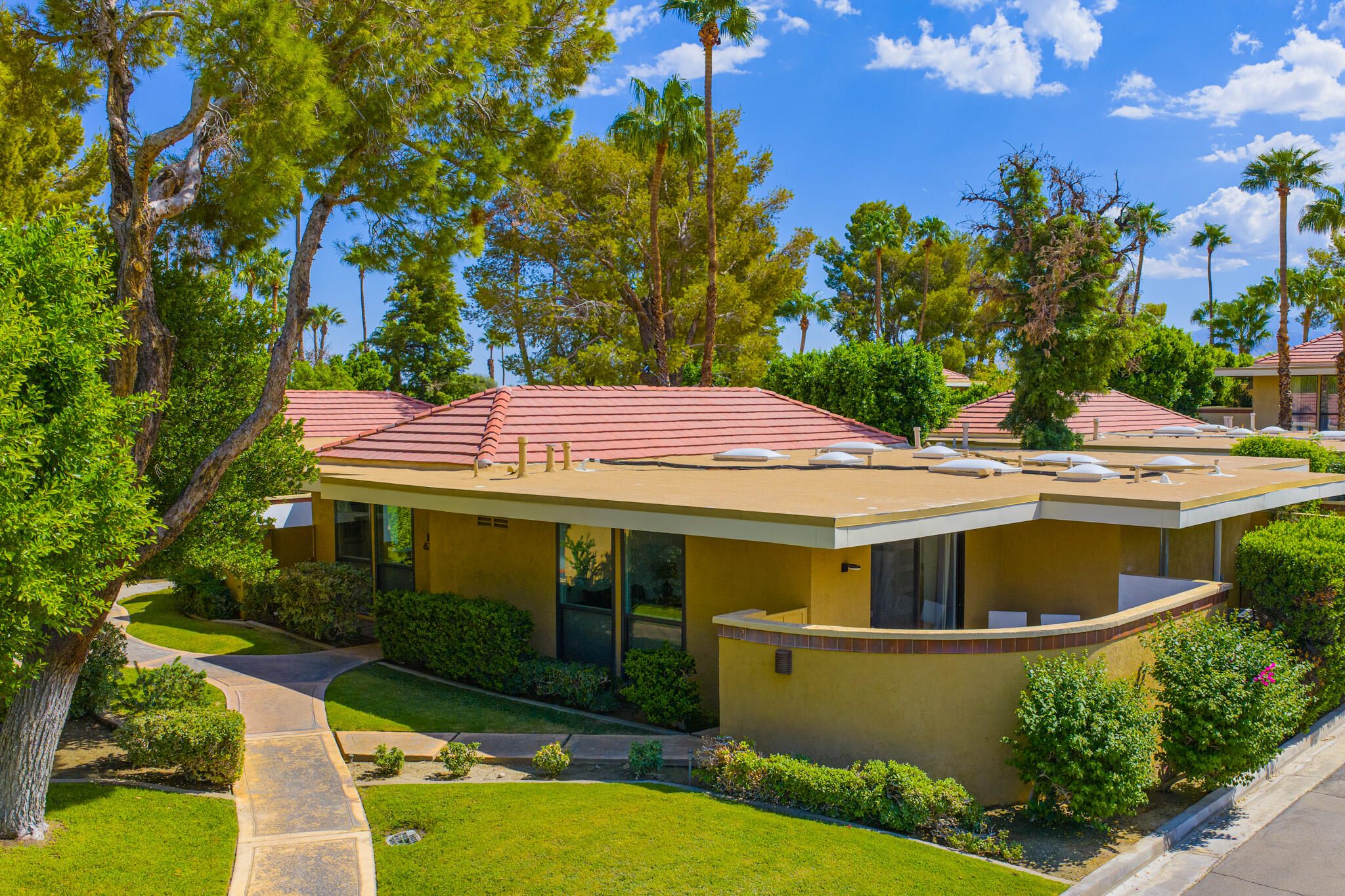 2501 N Indian Canyon DR Unit: 635